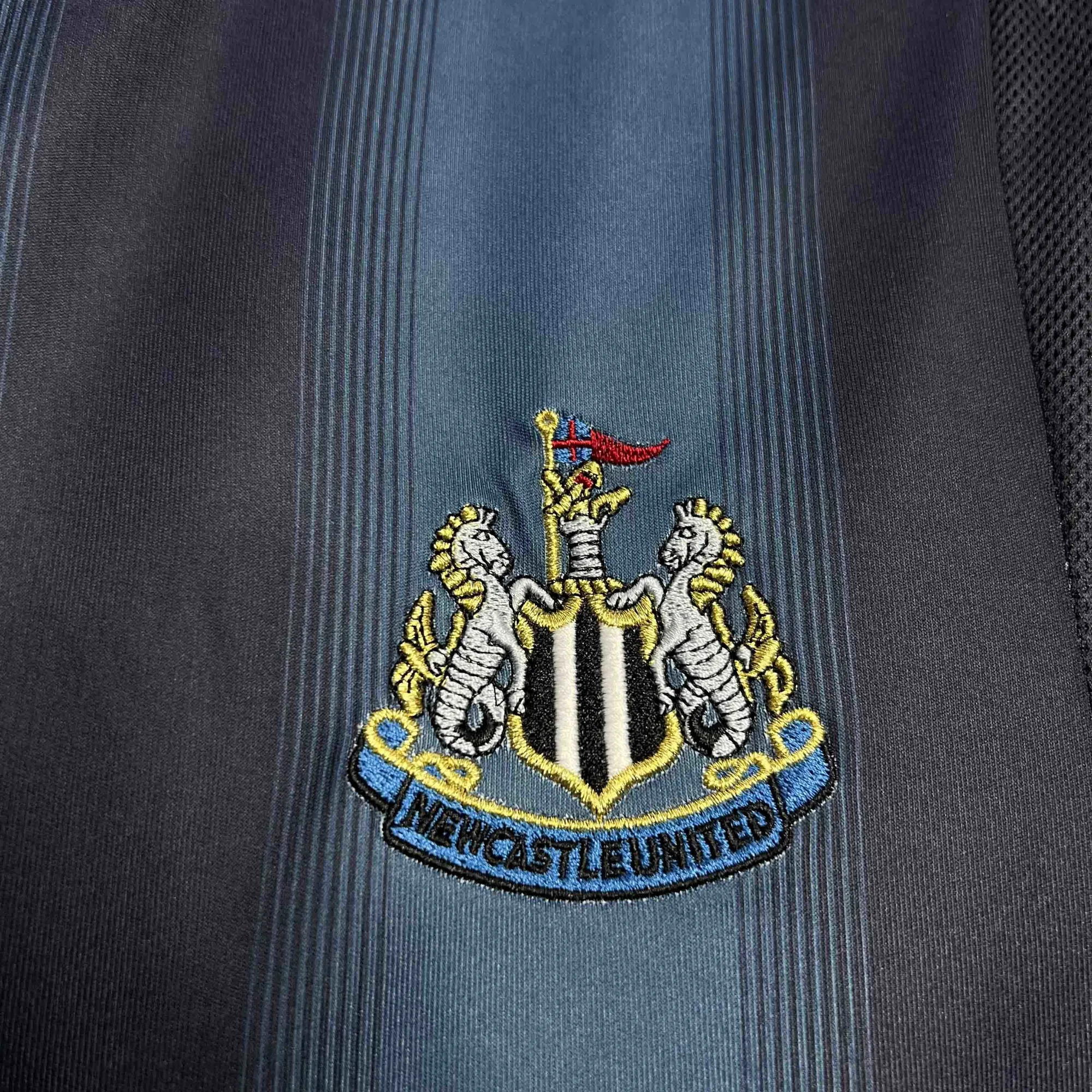 04-05 Newcastle United Away Retro Kit Vintage Shirt Sport AAAAJersey Yupoo 1