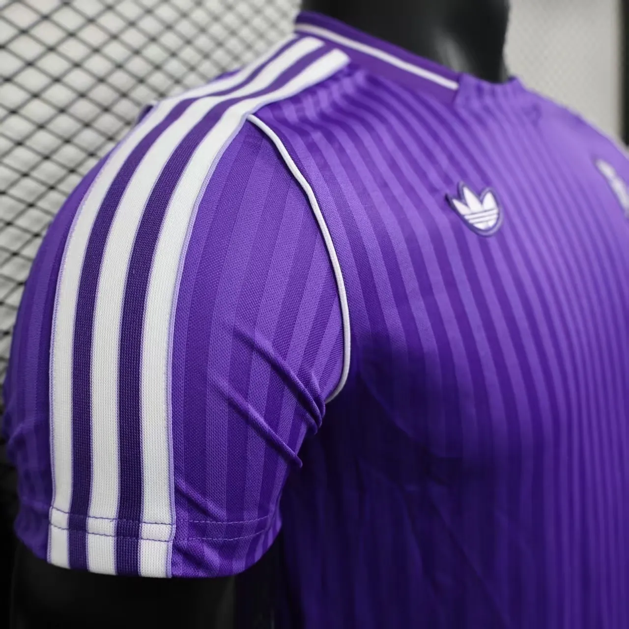 25-26 Real Madrid Casual Purple Retro Style Football Shirt Apparels AAAAJersey Wholesale Yupoo 5