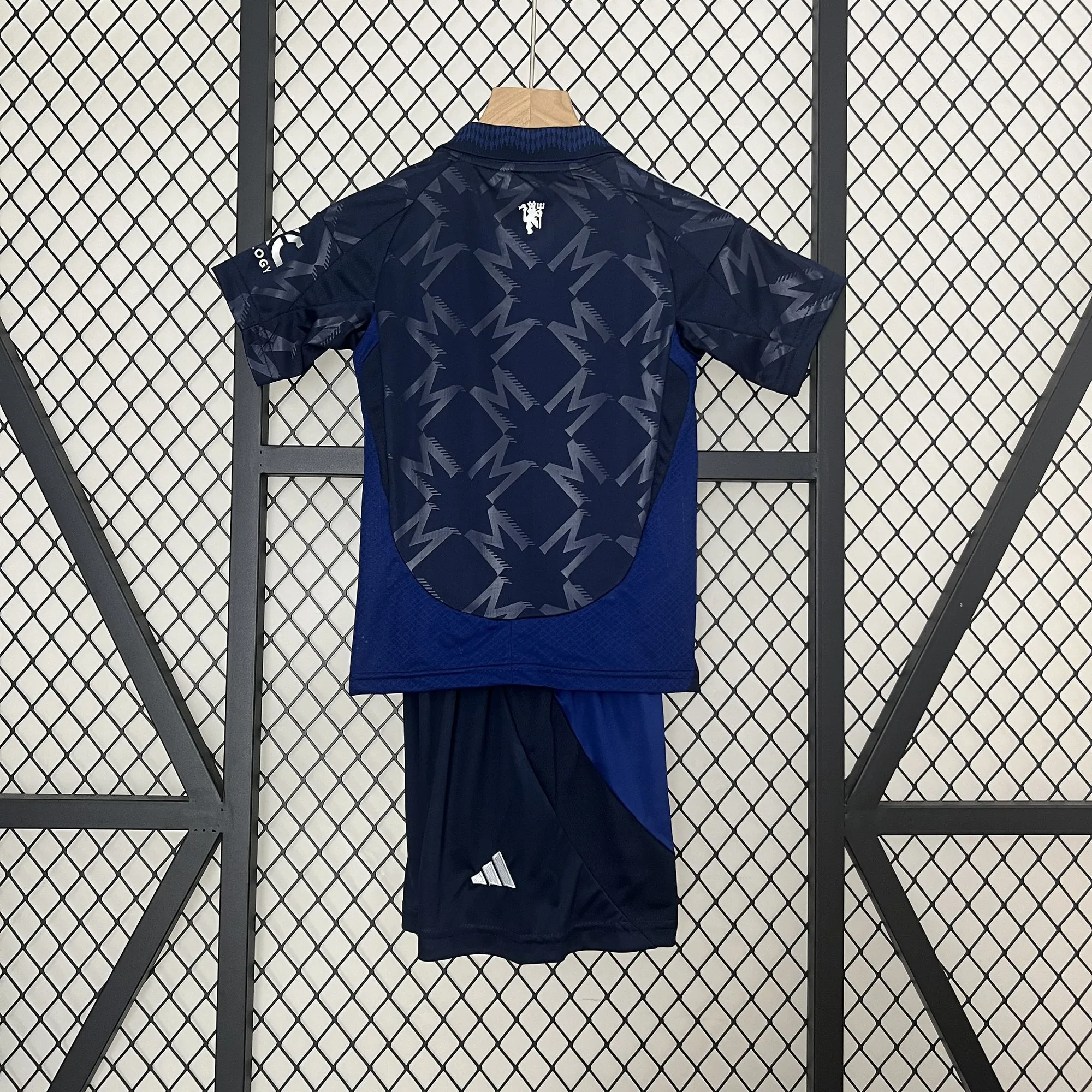 24-25 Manchester United Away Kid Kits Youth Apparels AAAAJersey Wholesale Yupoo 8