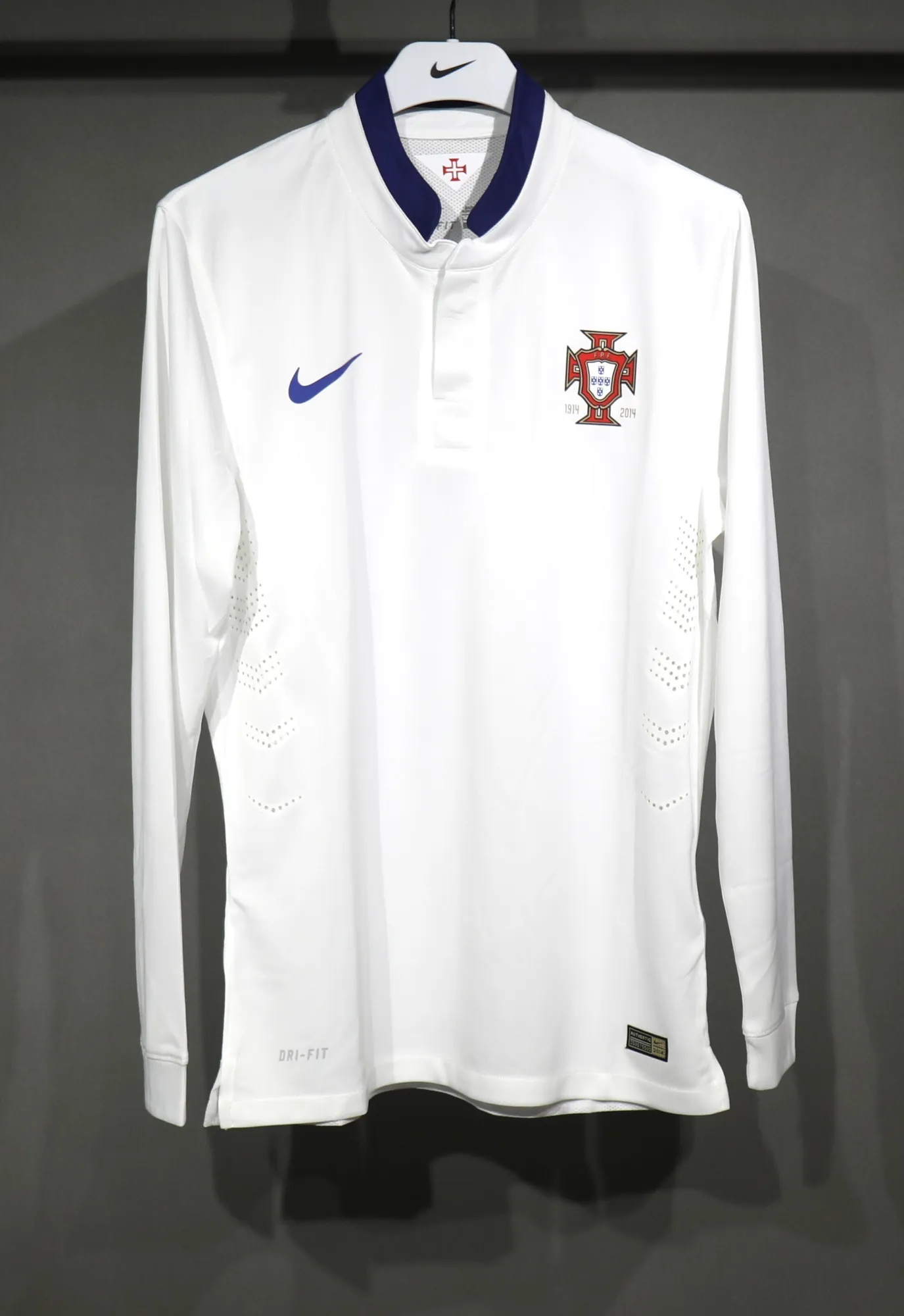 2014 Portugal Away Retro Kit Vintage Player Version Shirt Football World Cup AAAAJersey Supply 3