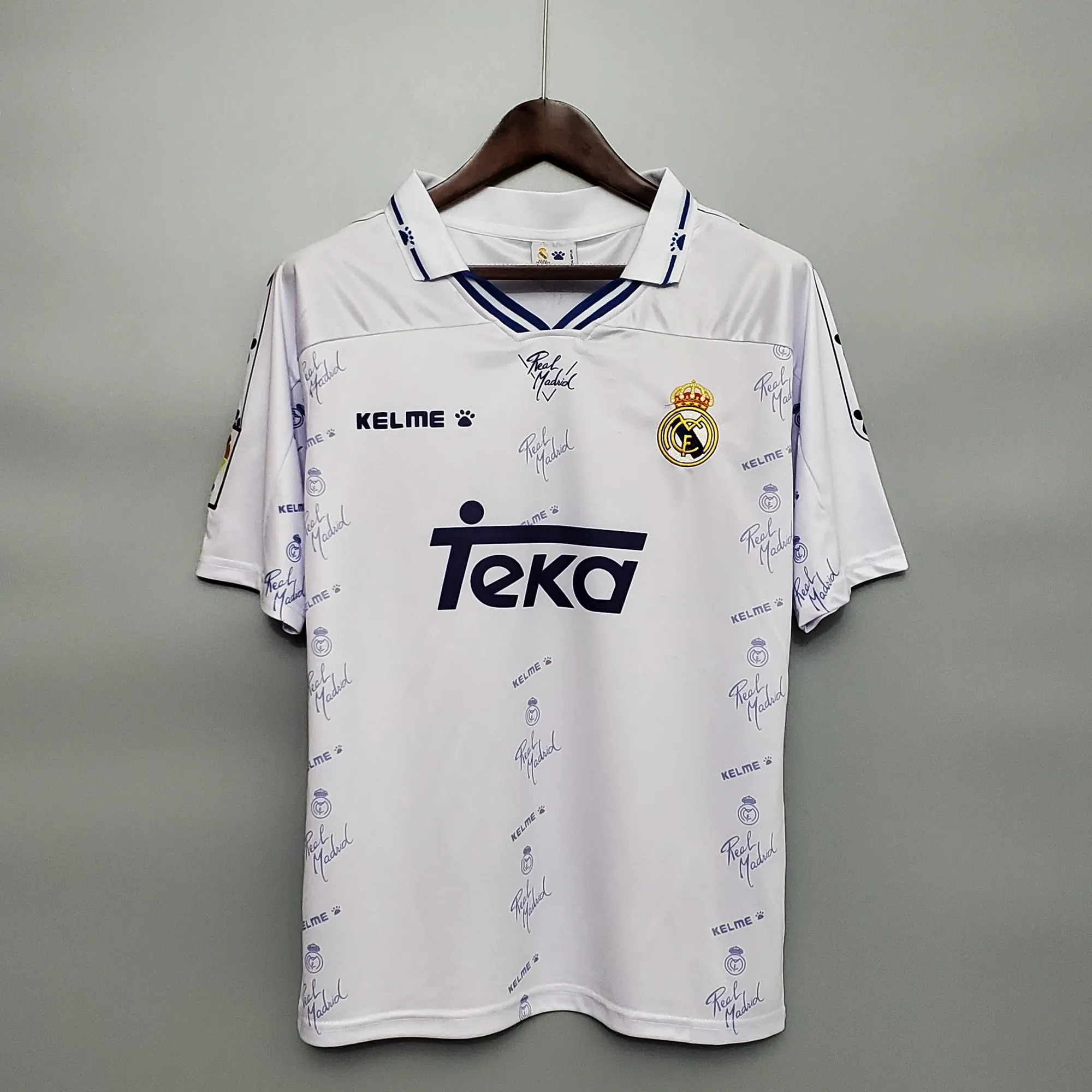 94-96 Real Madrid home 13