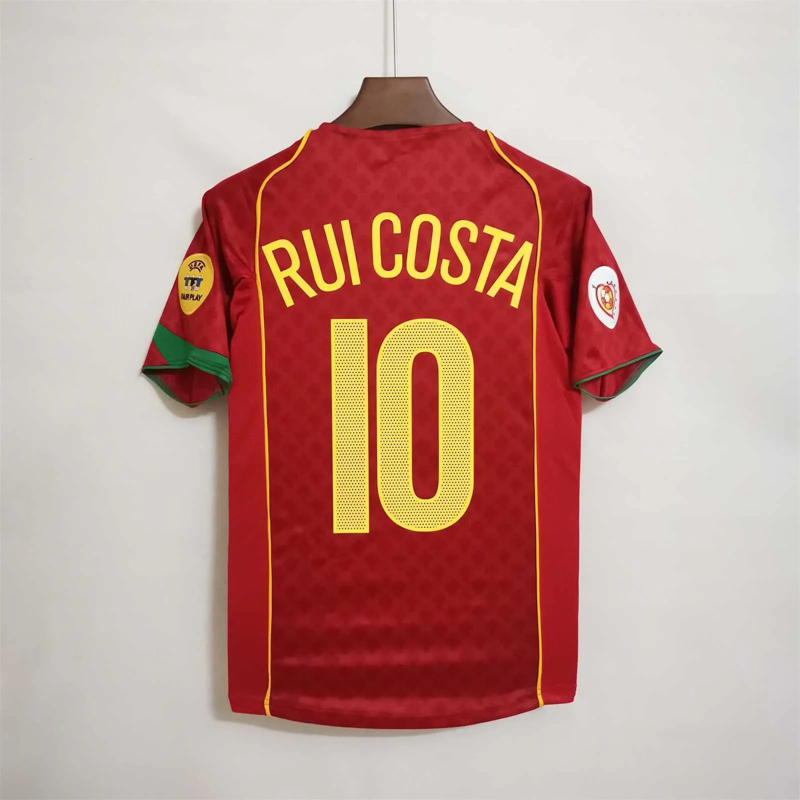 2004 Portugal home red 4