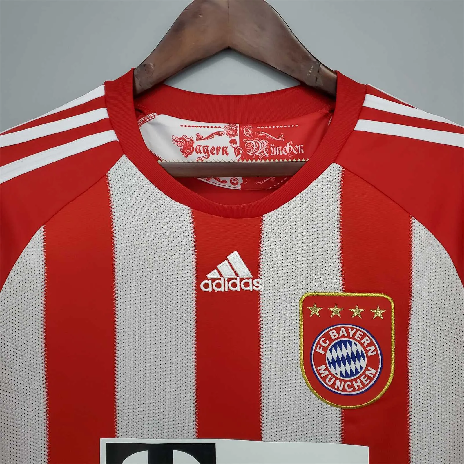 10-11 Bayern Munich home 10