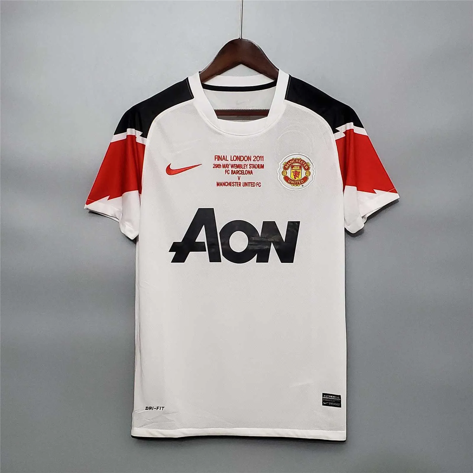 10-11 Manchester United in the Champions League version away 12