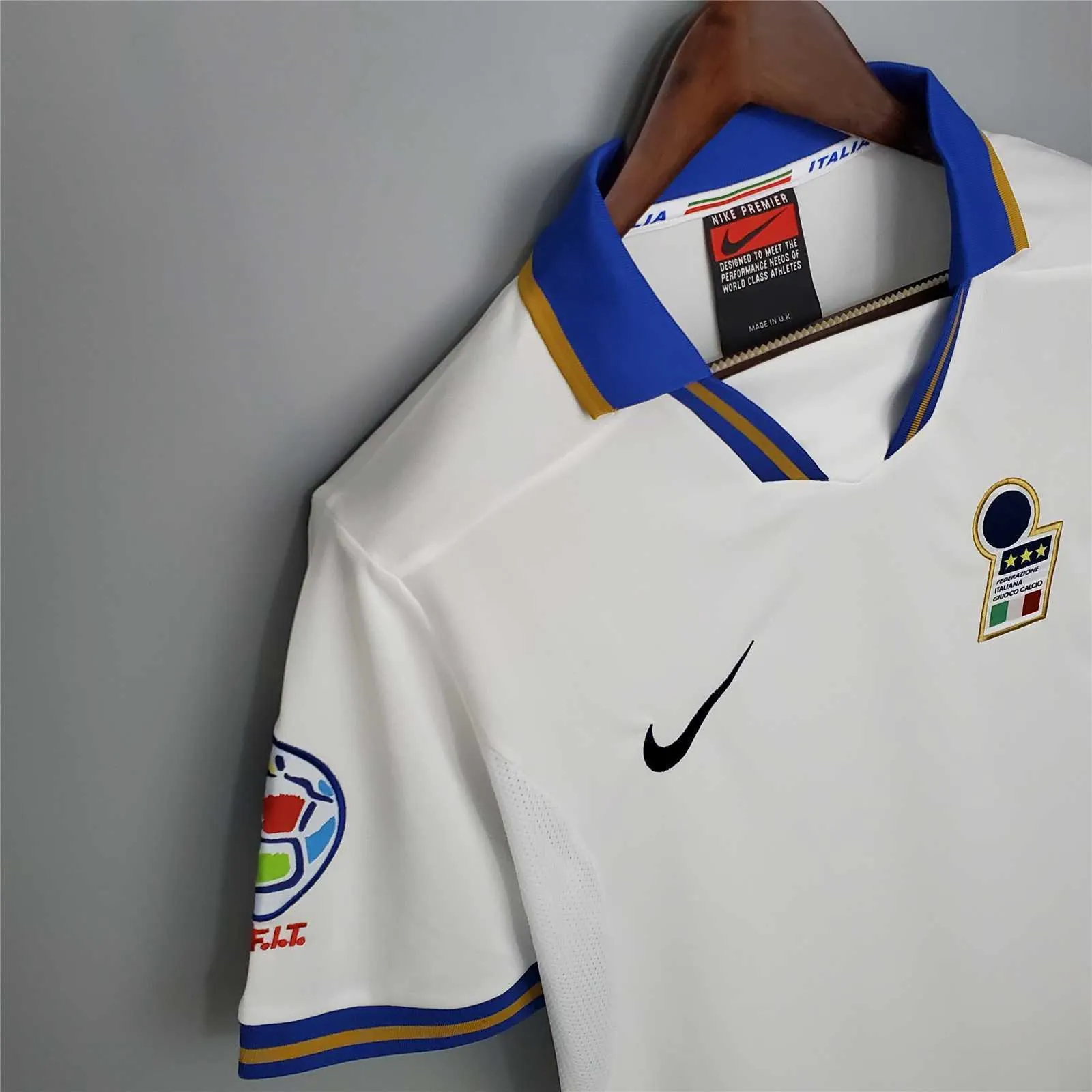 1996 Italy away 9