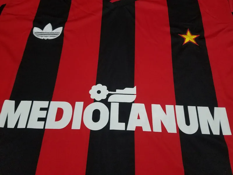 91-92 AC Milan home 12