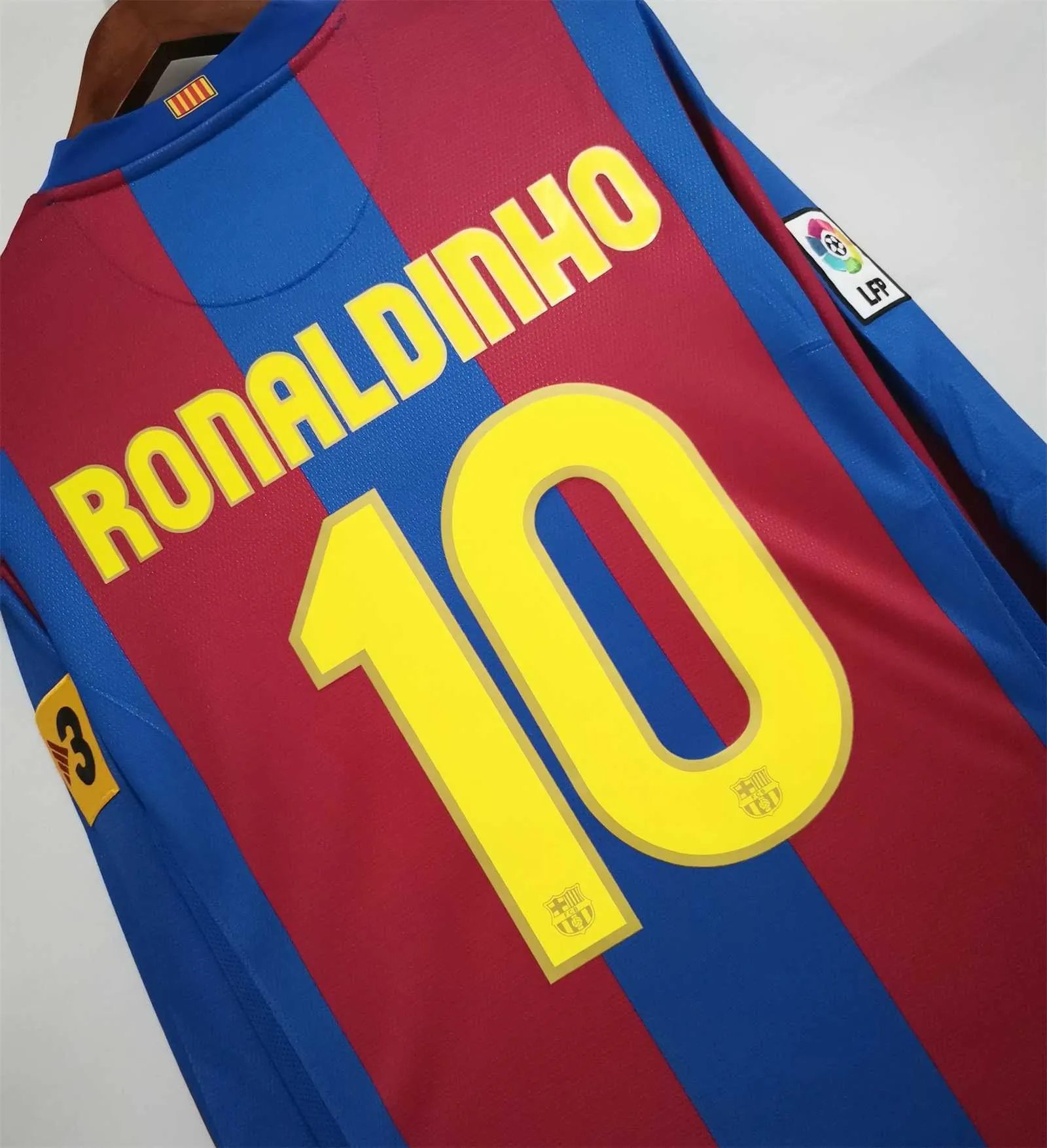 07-08 Barcelona home long sleeves 4