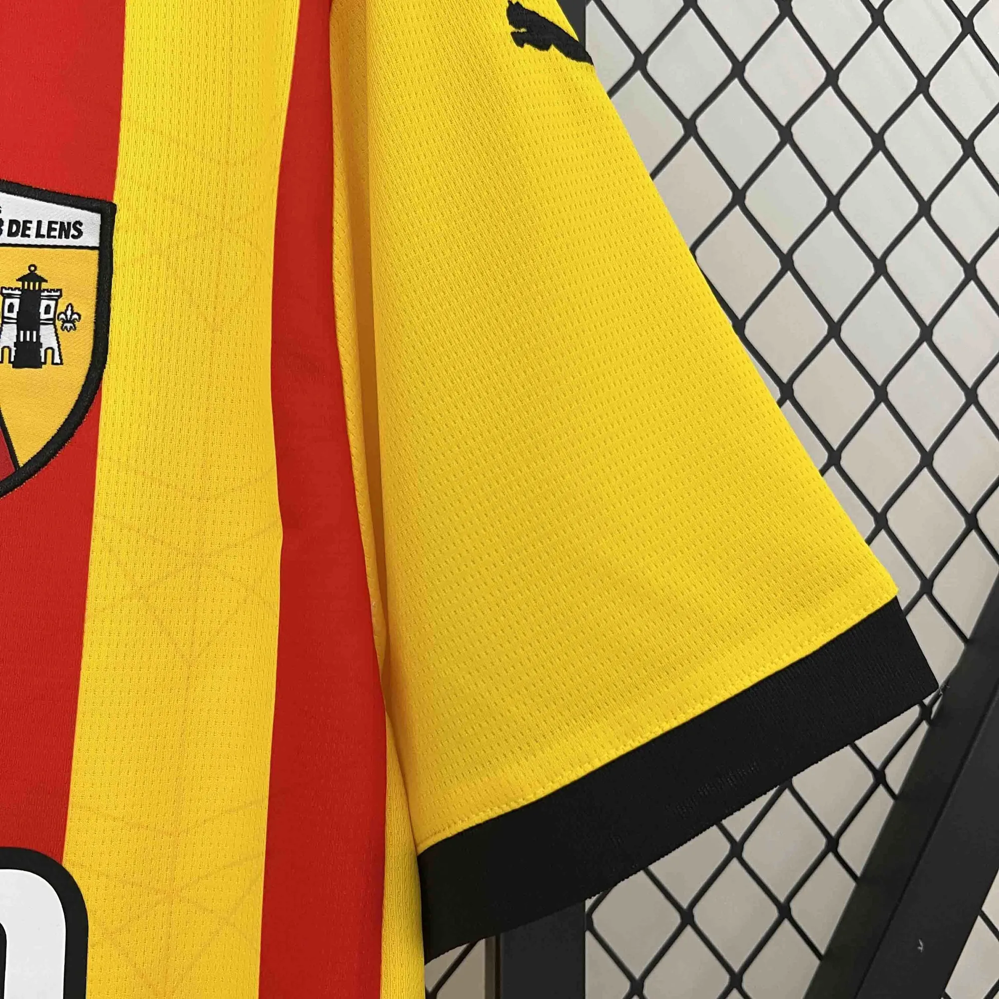 24-25 Lens Home Kit Football Uniform AAAAJersey Supplier Yupoo 1