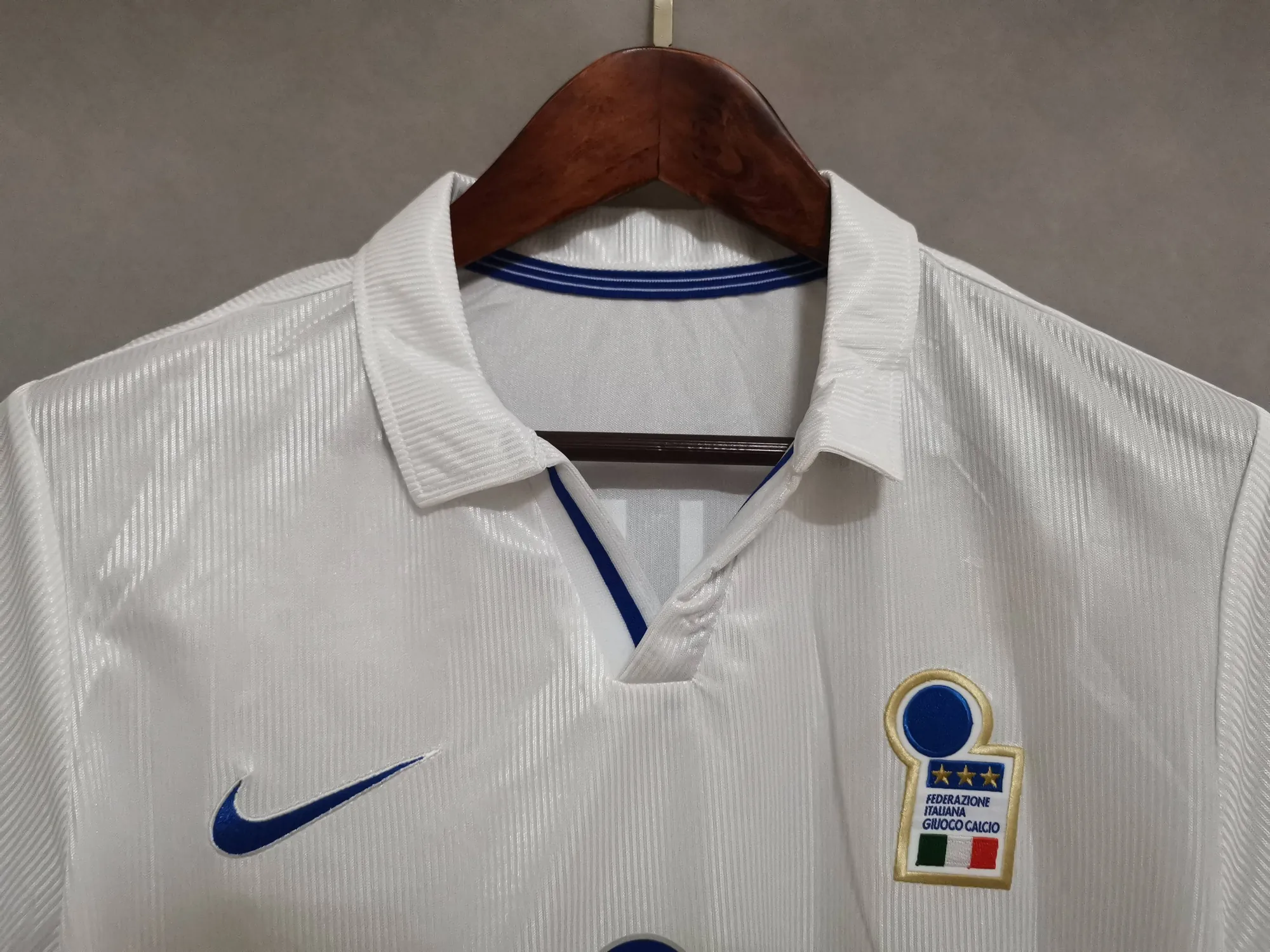 1998 Italy away 3