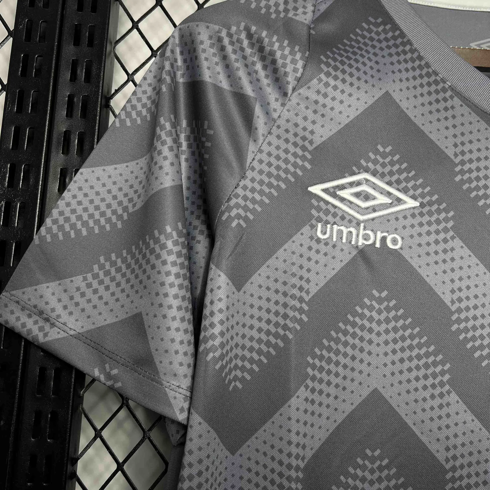 24-25 Santos Training Grey Kit Soccer Apparel AAAAJerseys Dropshipping Yupoo 1
