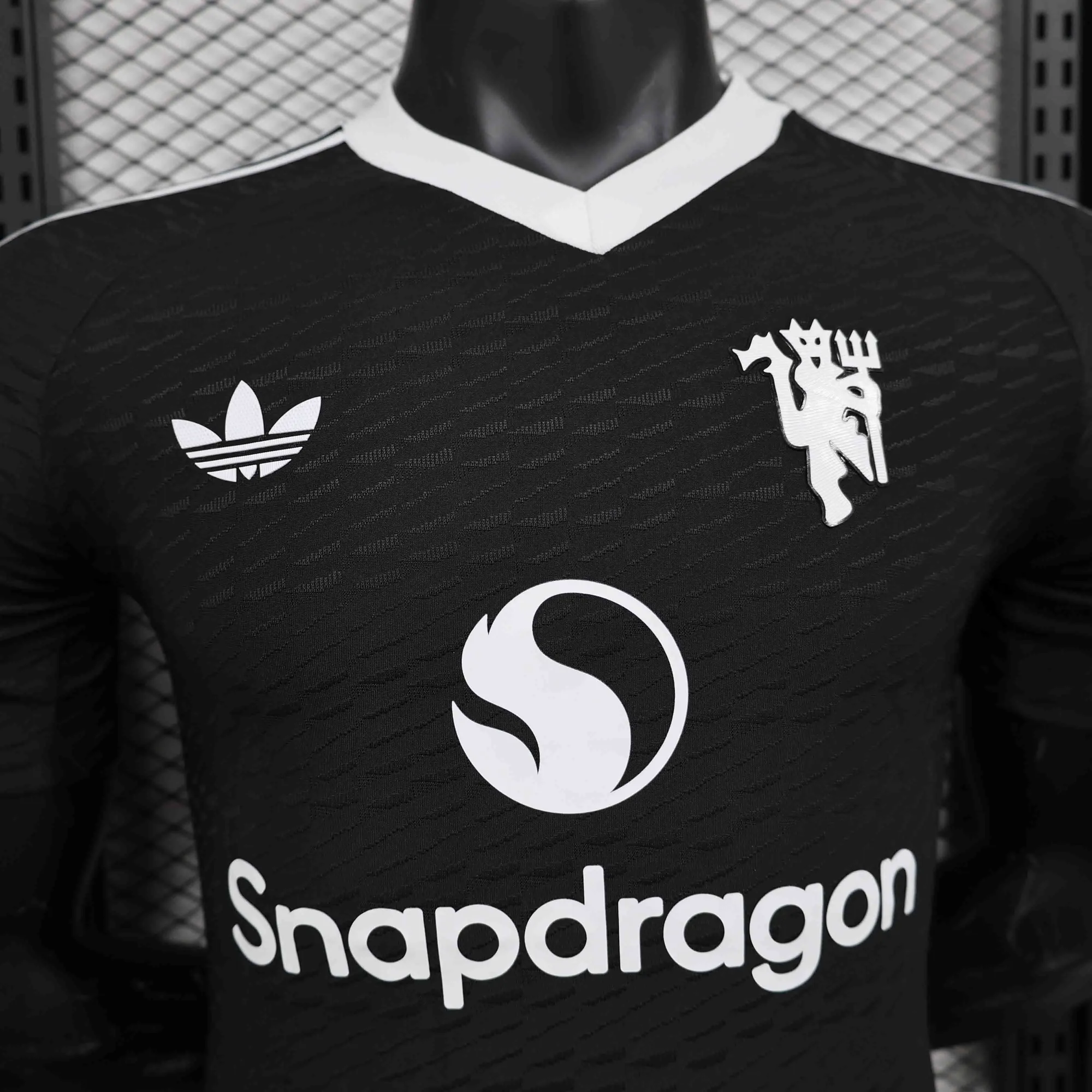 24-25 Manchester United Black GoalKeeper Kit Player Version Shirt Soccer AAAAJersey Yupoo 2