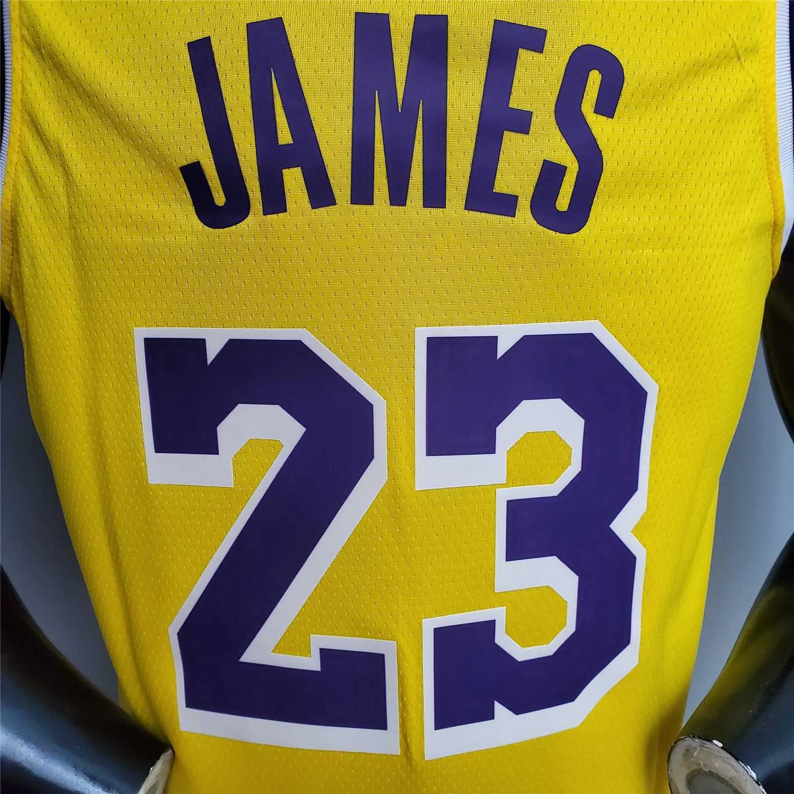 James #23 Lakers Round neck yellow 3