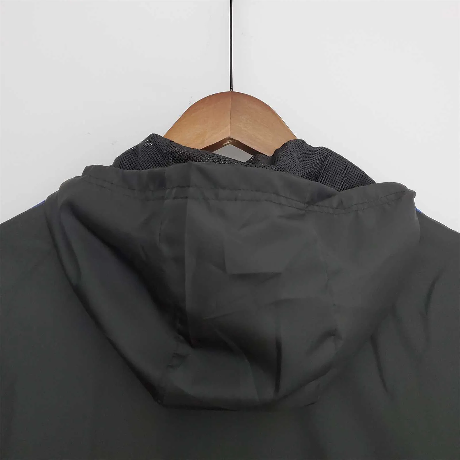 22-23 Real Madrid black windbreaker 7
