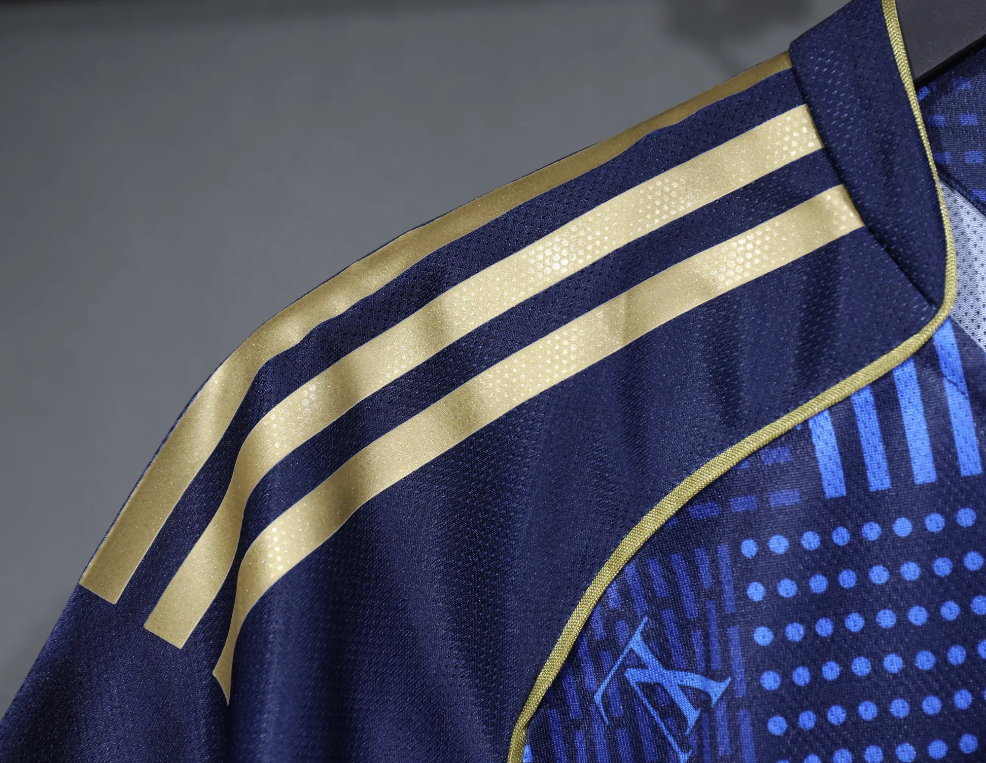 25-26 Real Madrid Blue Enchantress LV Joint Special Edition Player Apparels AAAAJersey Yupoo 3