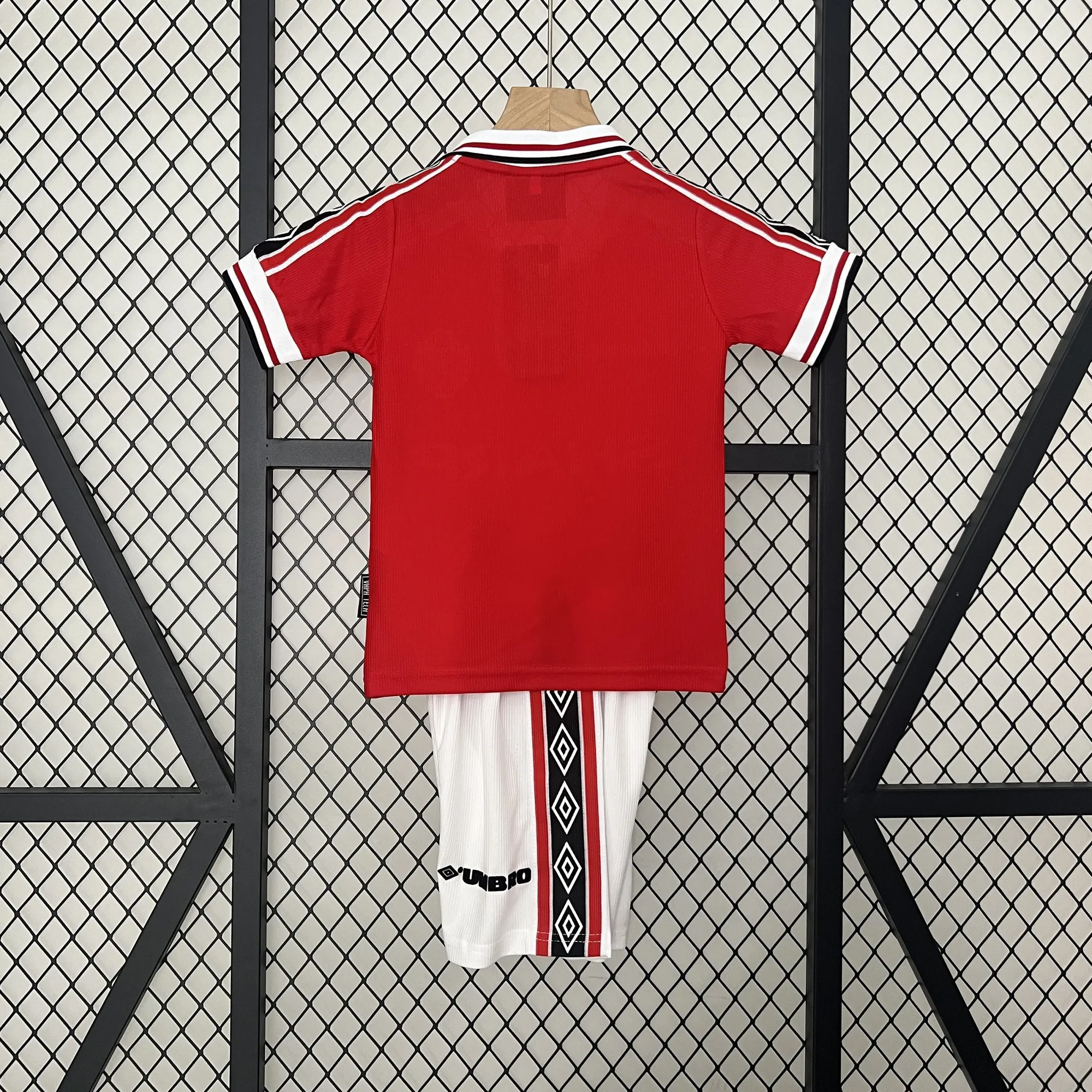 98-99 Manchester United Home Retro Kid Kits Children Sets Jerseys Supllier Yupoo 1