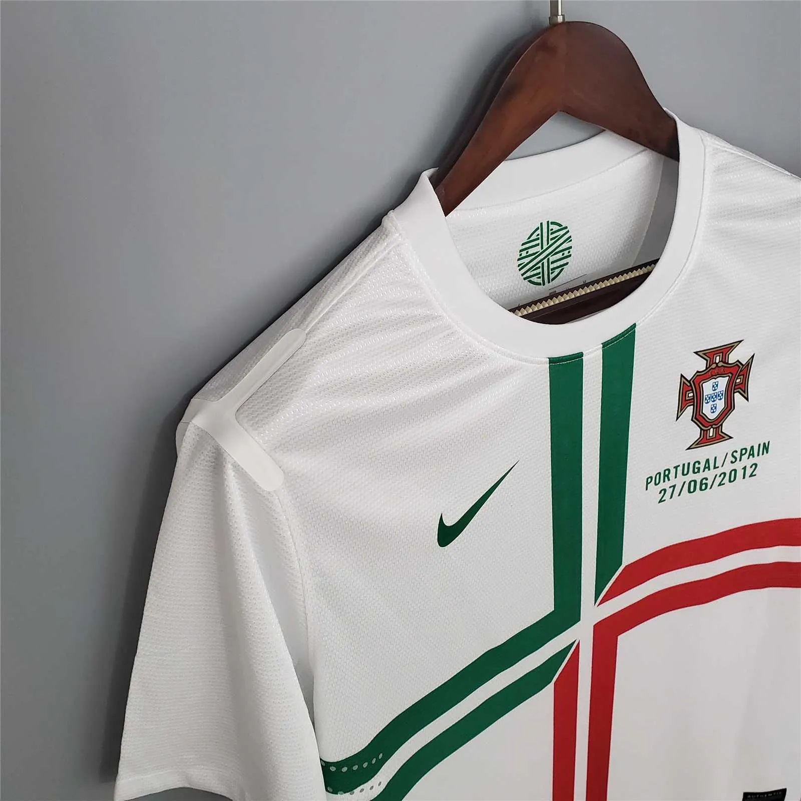 2012 Portugal away white 15
