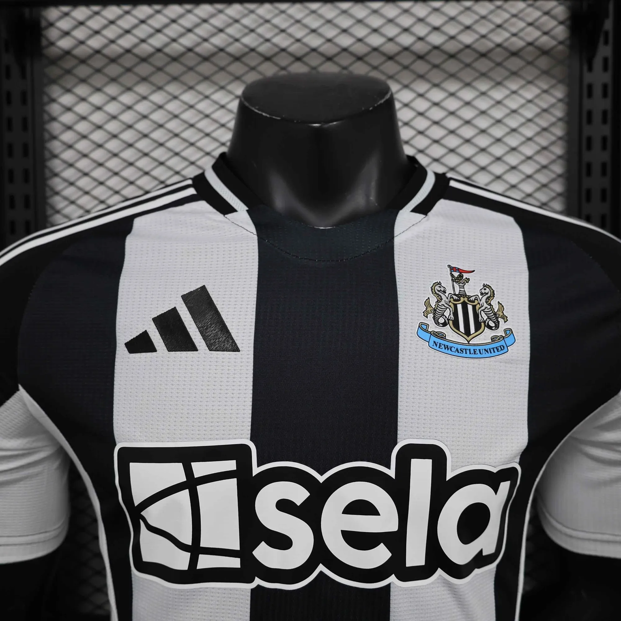 24-25 Newcastle United Home Kit Player Version Shirt AAAAJersey Supplier Yupoo 2