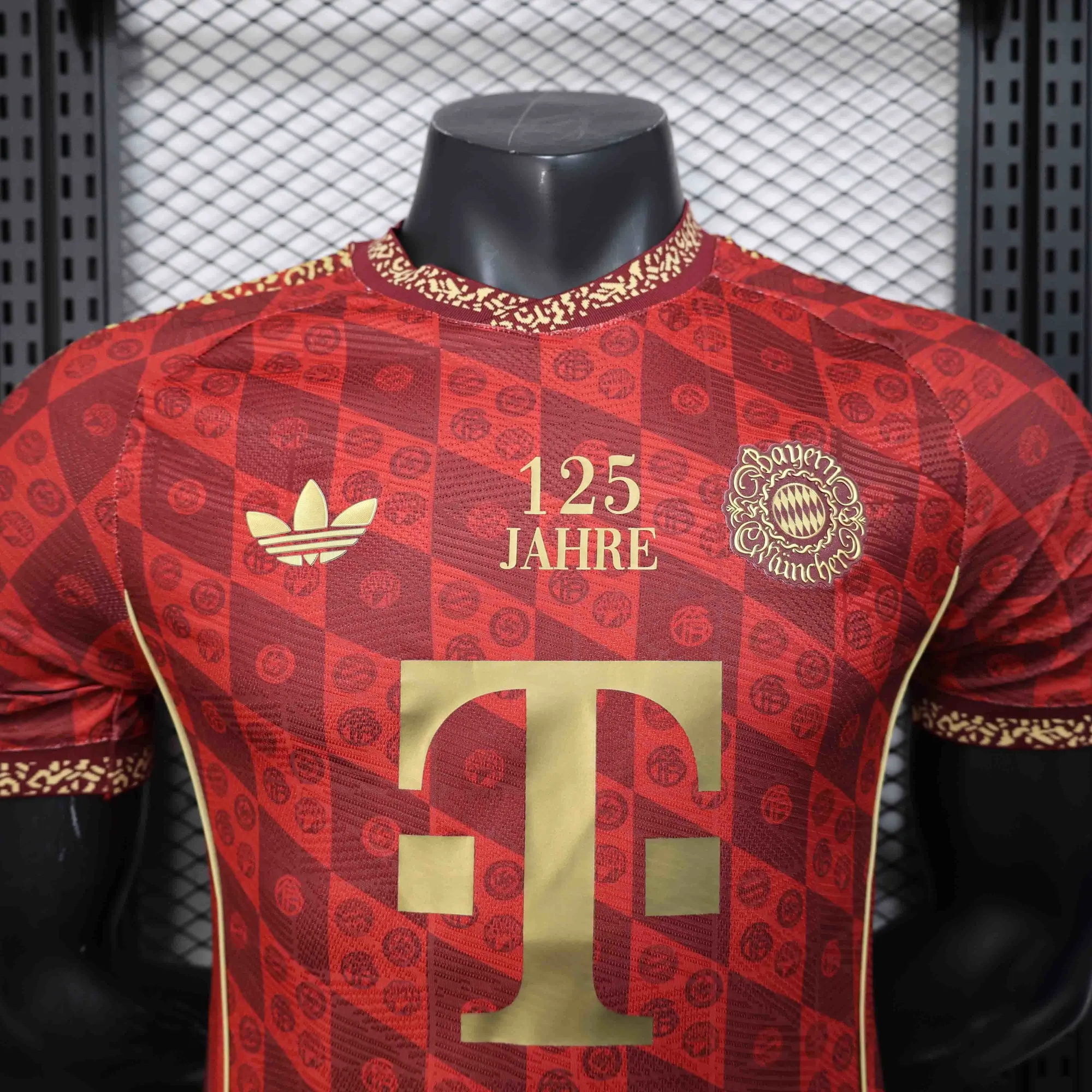 25-26 Bayern Munich 125th Anniversary Red Kit Player Version Shirt AAAAJersey Supply Yupoo 1