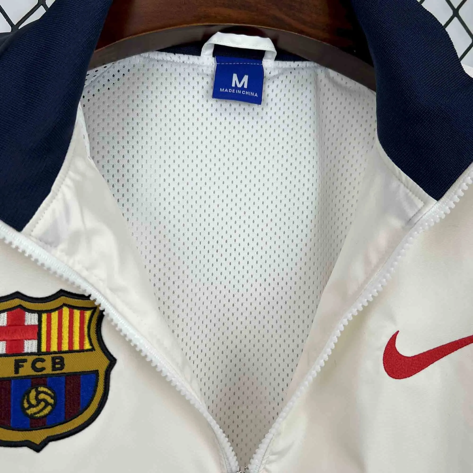 24-25 Barcelona White Windbreaker Jacket AAAAJersey Supplier Yupoo 5
