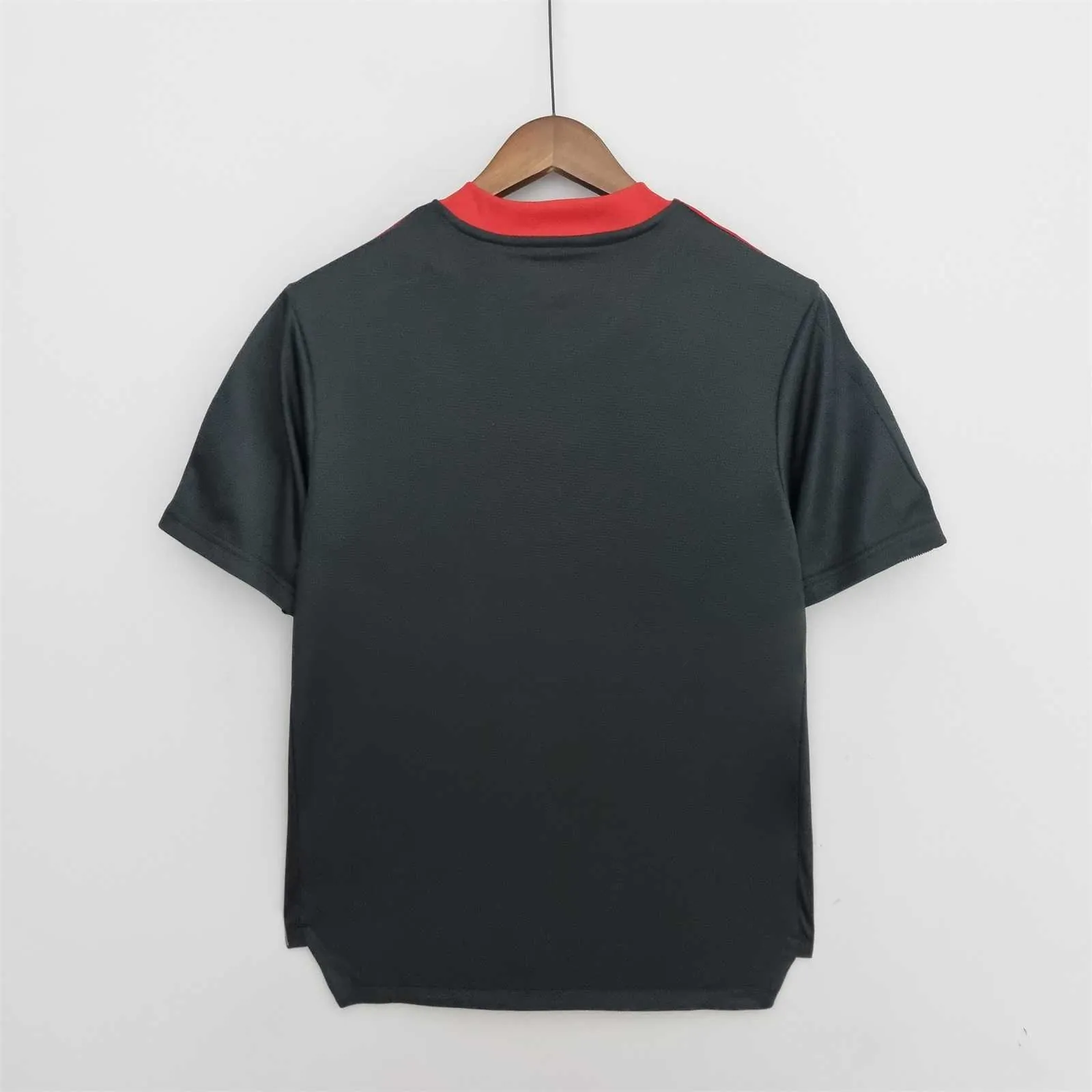 22-23 Manchester United black training suit 8