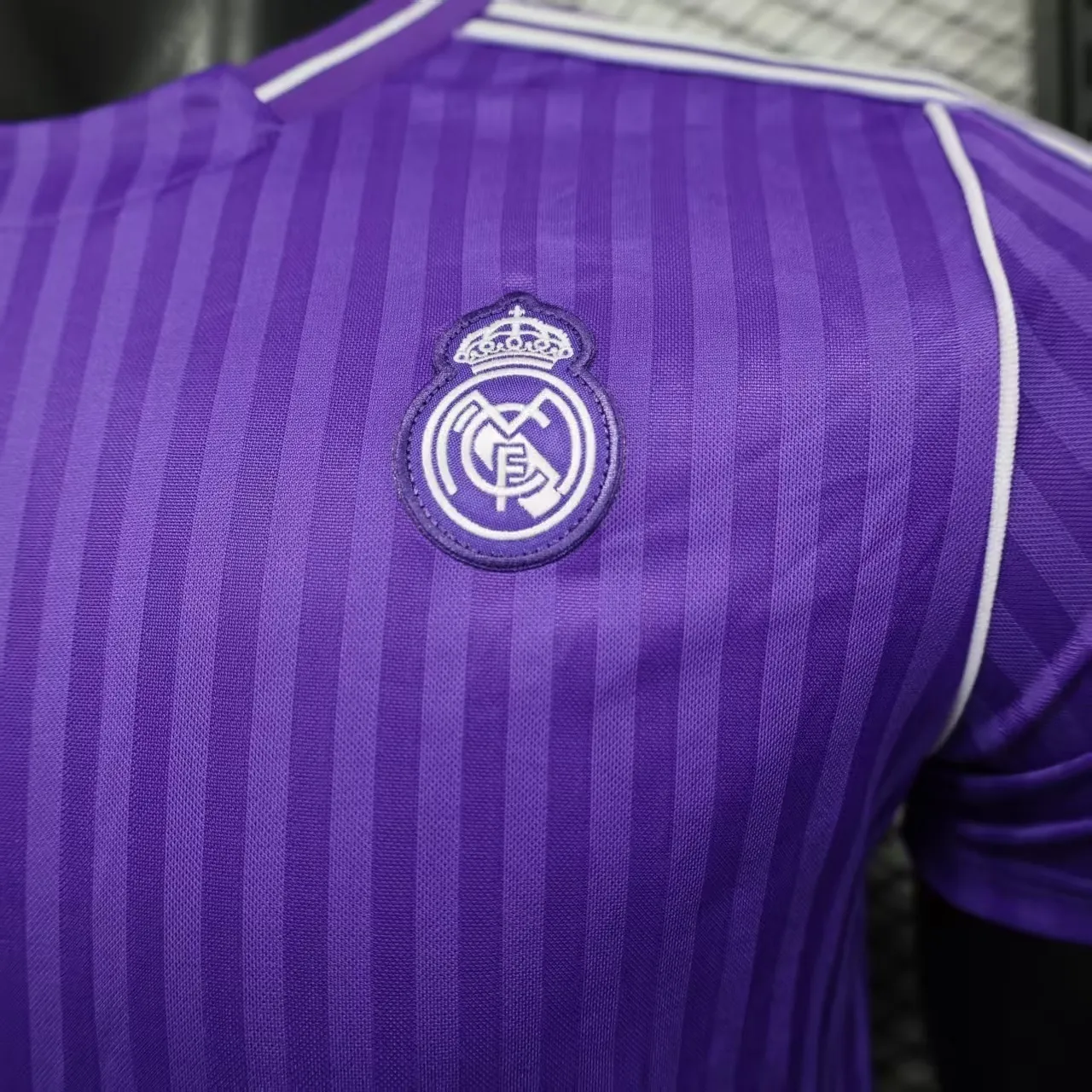 25-26 Real Madrid Casual Purple Retro Style Football Shirt Apparels AAAAJersey Wholesale Yupoo 1