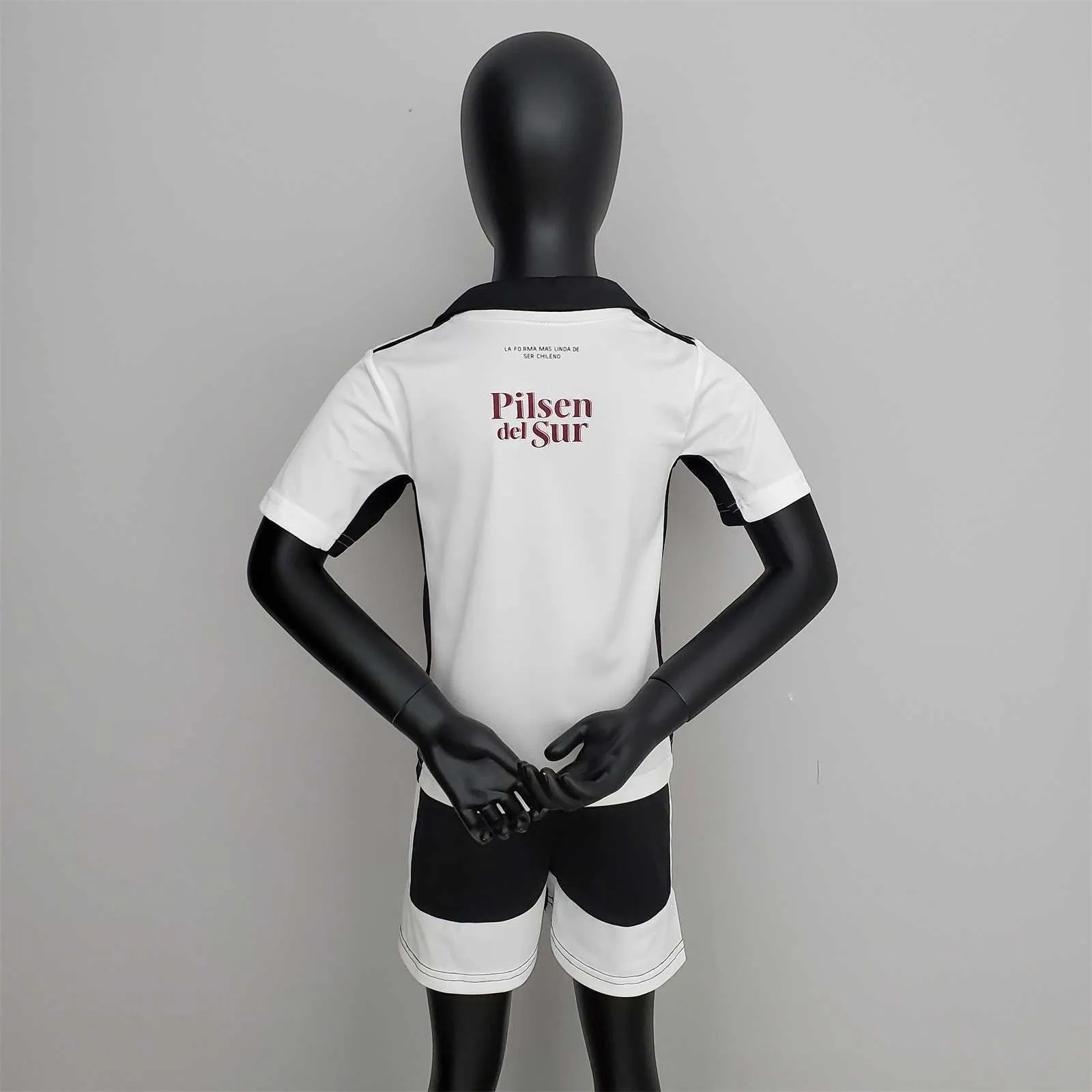 22-23 Colo-Colo home kids kit 5
