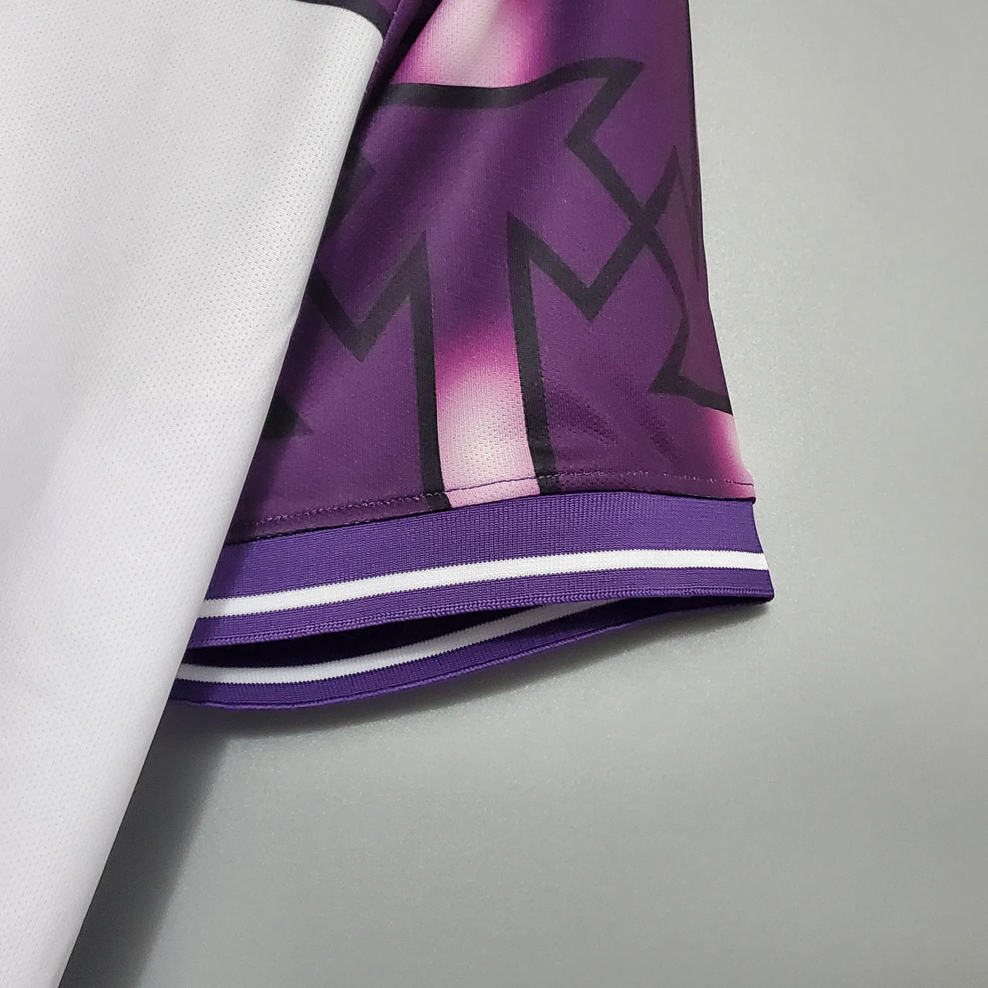 92-93 Fiorentina away 4
