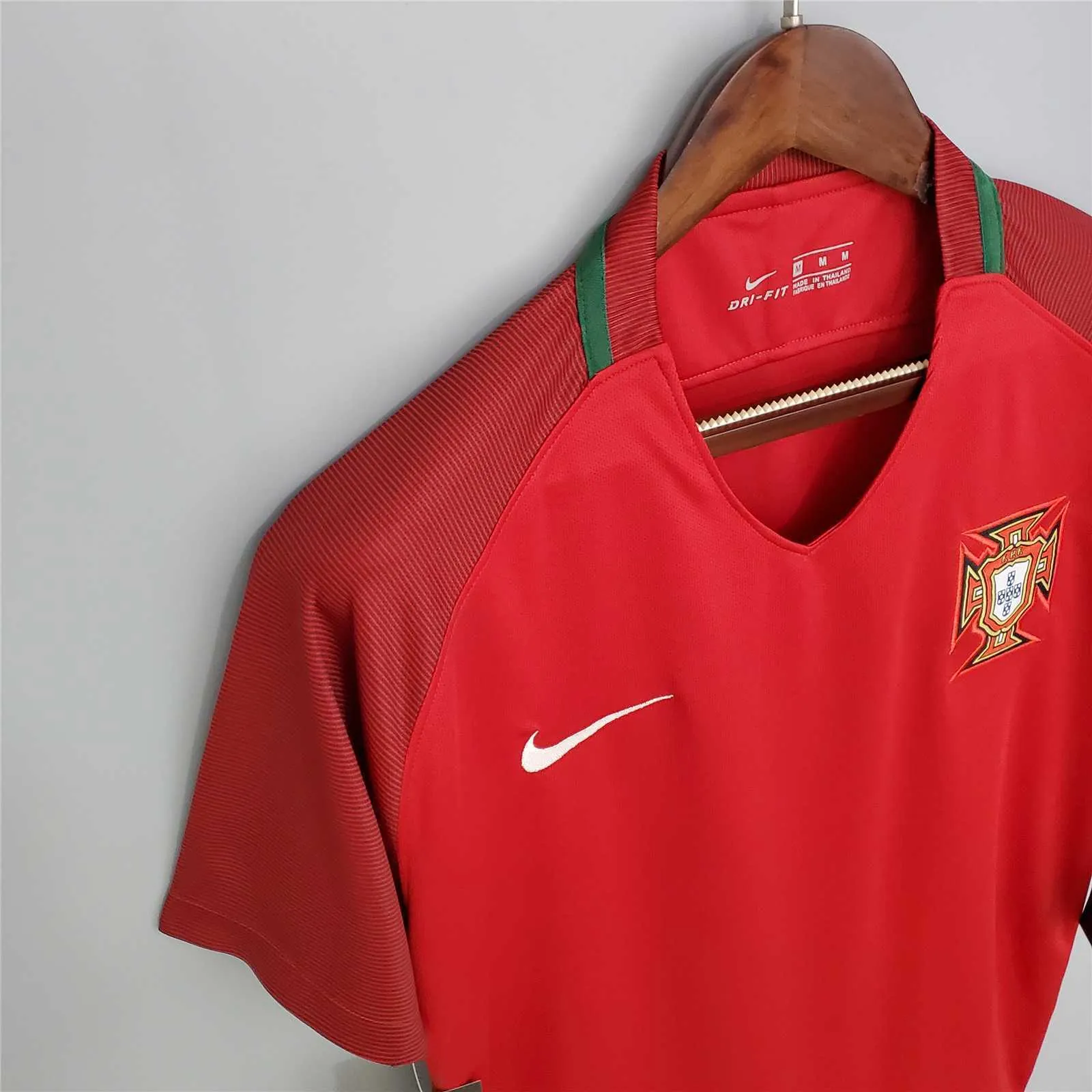 2016 Portugal home 11