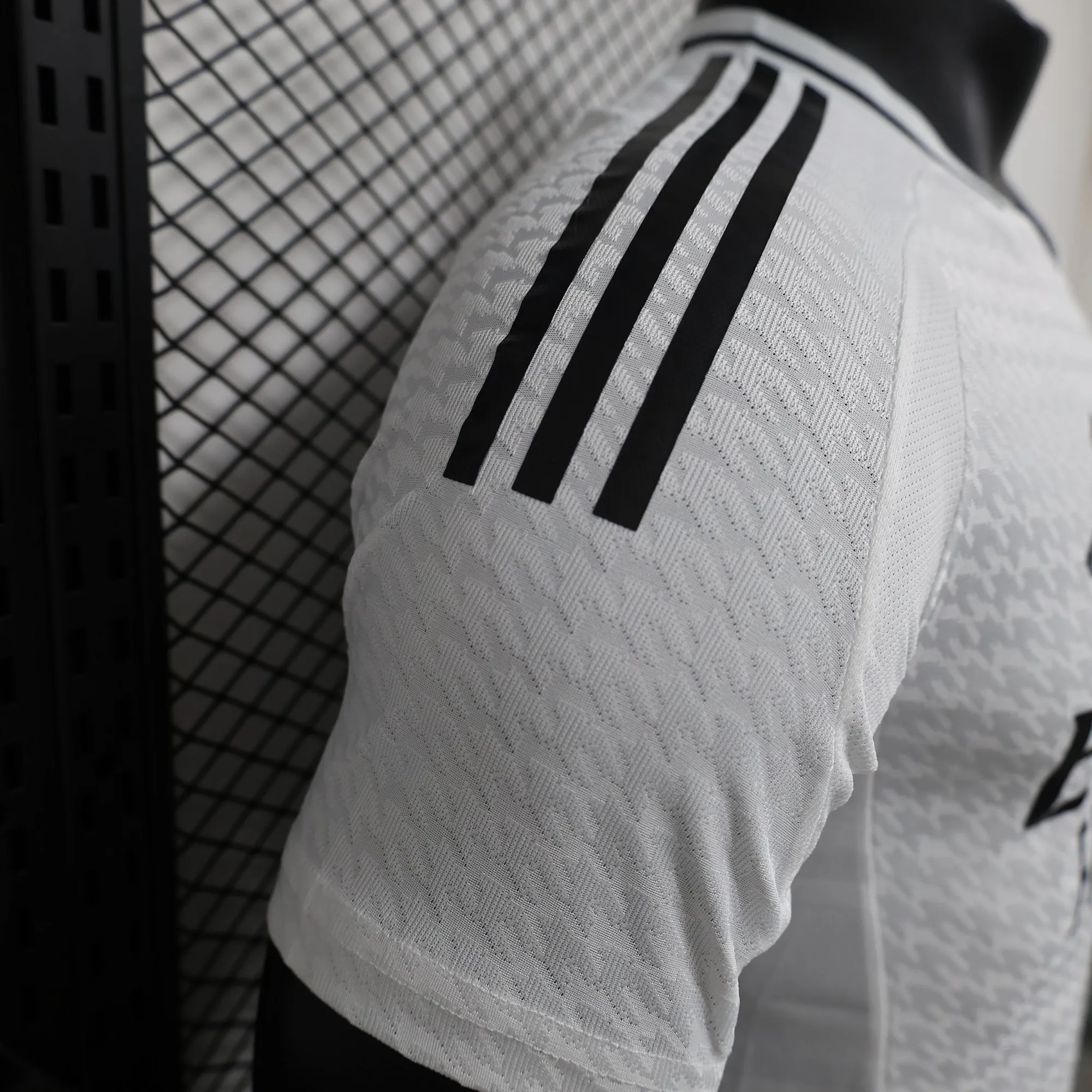 24-25 Real Madrid Home Kit Player Version Shirt With All Kind of Badges Soccer AAAAJerseys Yupo 22