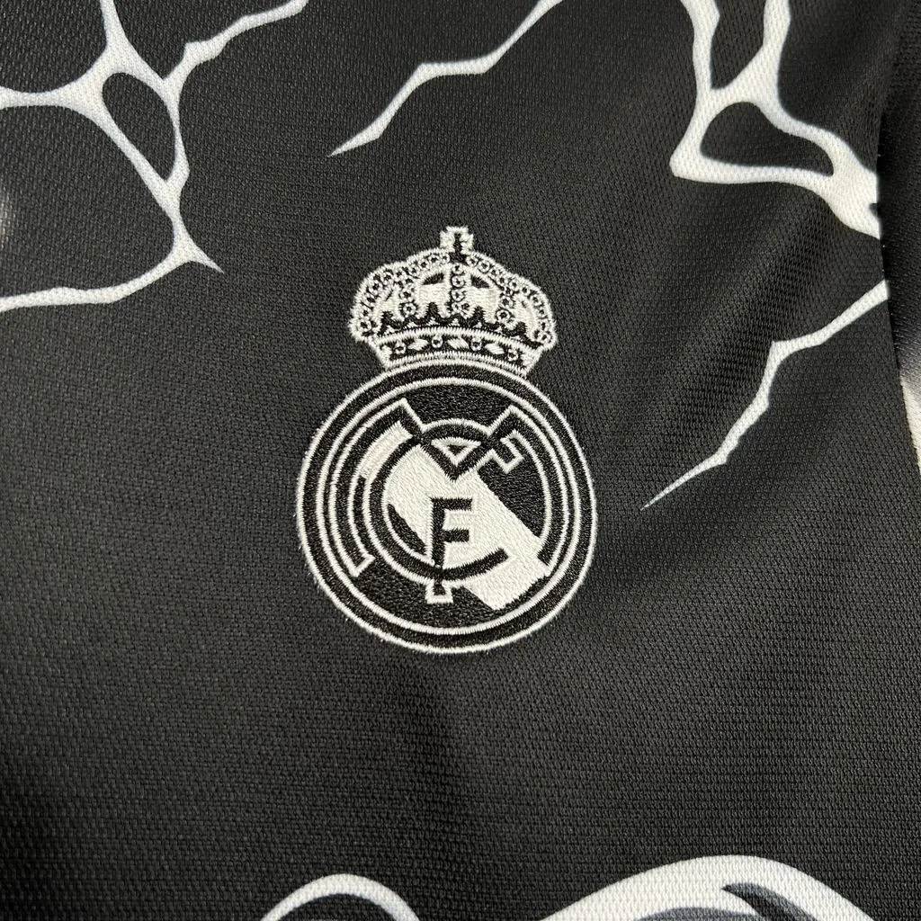 24-25 Real Madrid Black Jaguar Special Edition Kit Soccer Uniforms Soccer AAAAJersey Yupoo 4