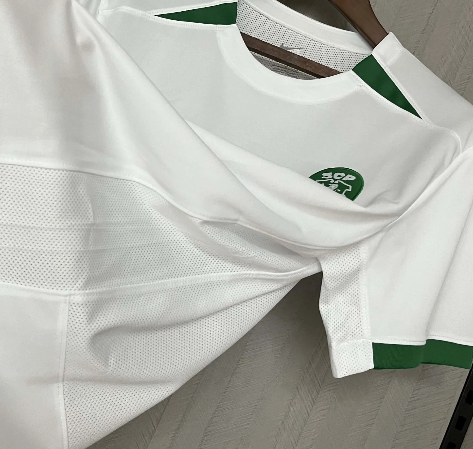 24-25 Sporting CP Away Kit Football AAAAJersey Supplier 3