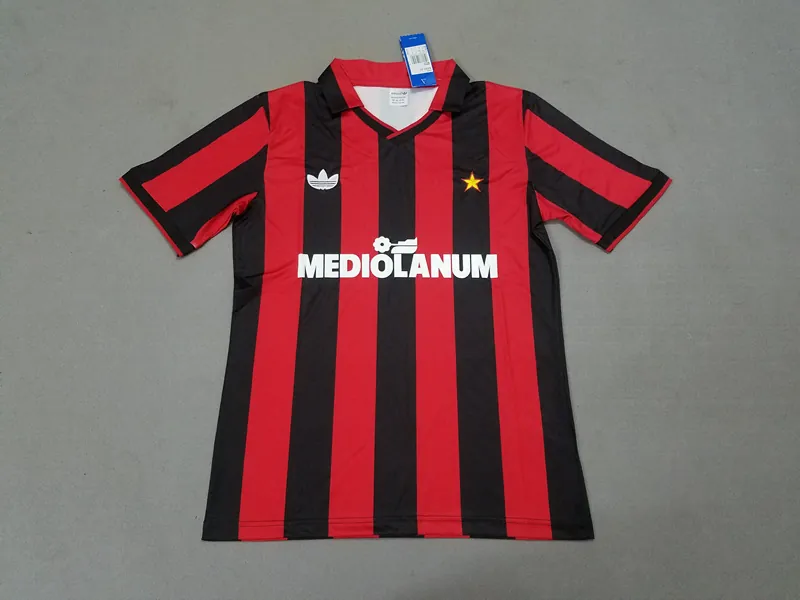 91-92 AC Milan home 15
