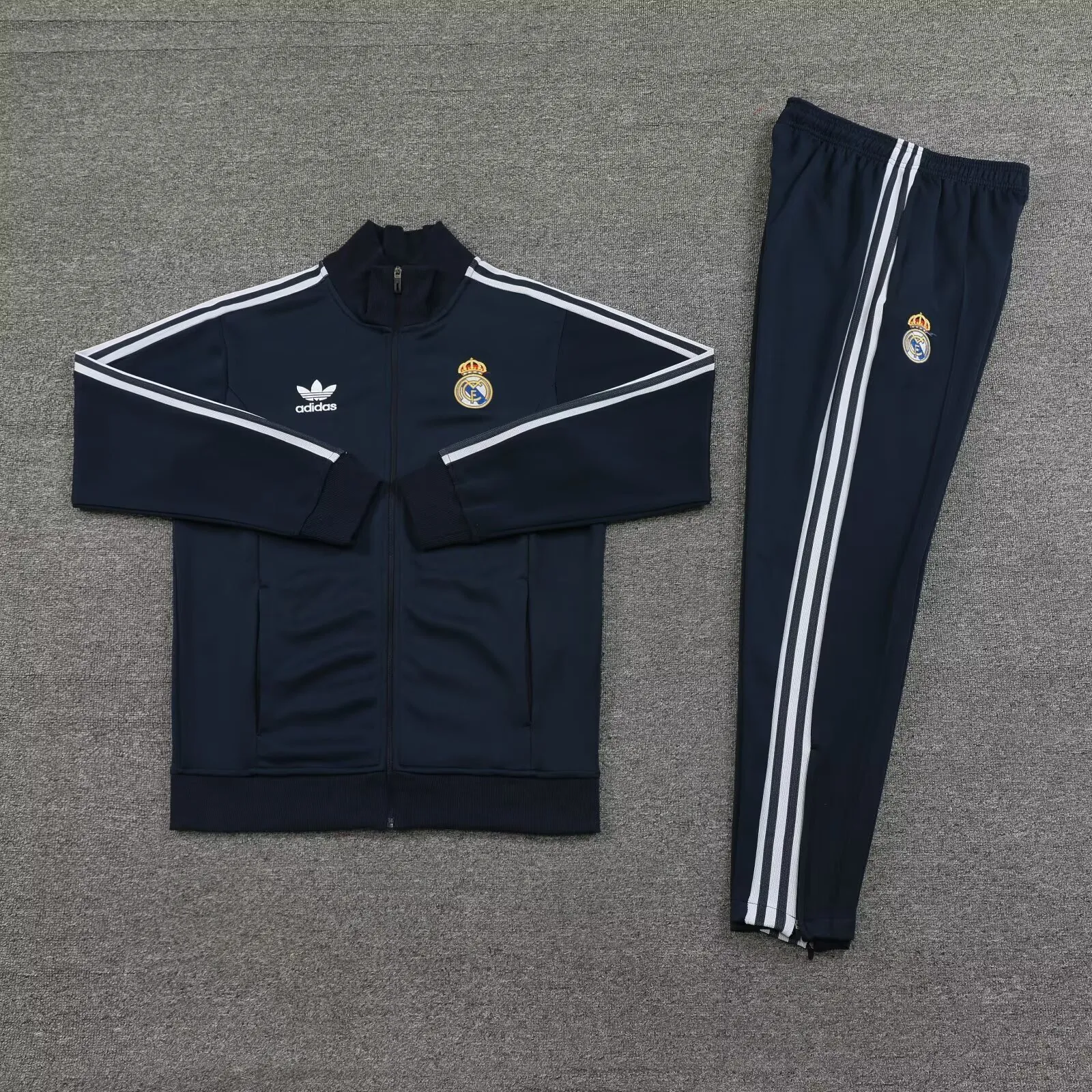 24-25 Real Madrid Long Sleeve Kits Black Jacket Suits Soccer Jerseys Yupoo 1