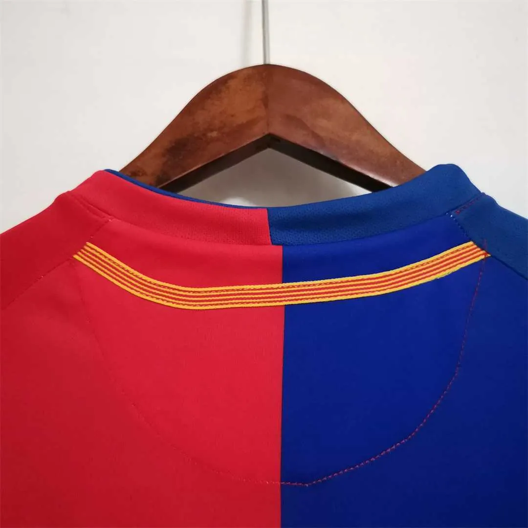 08-09 Barcelona home - 3 3