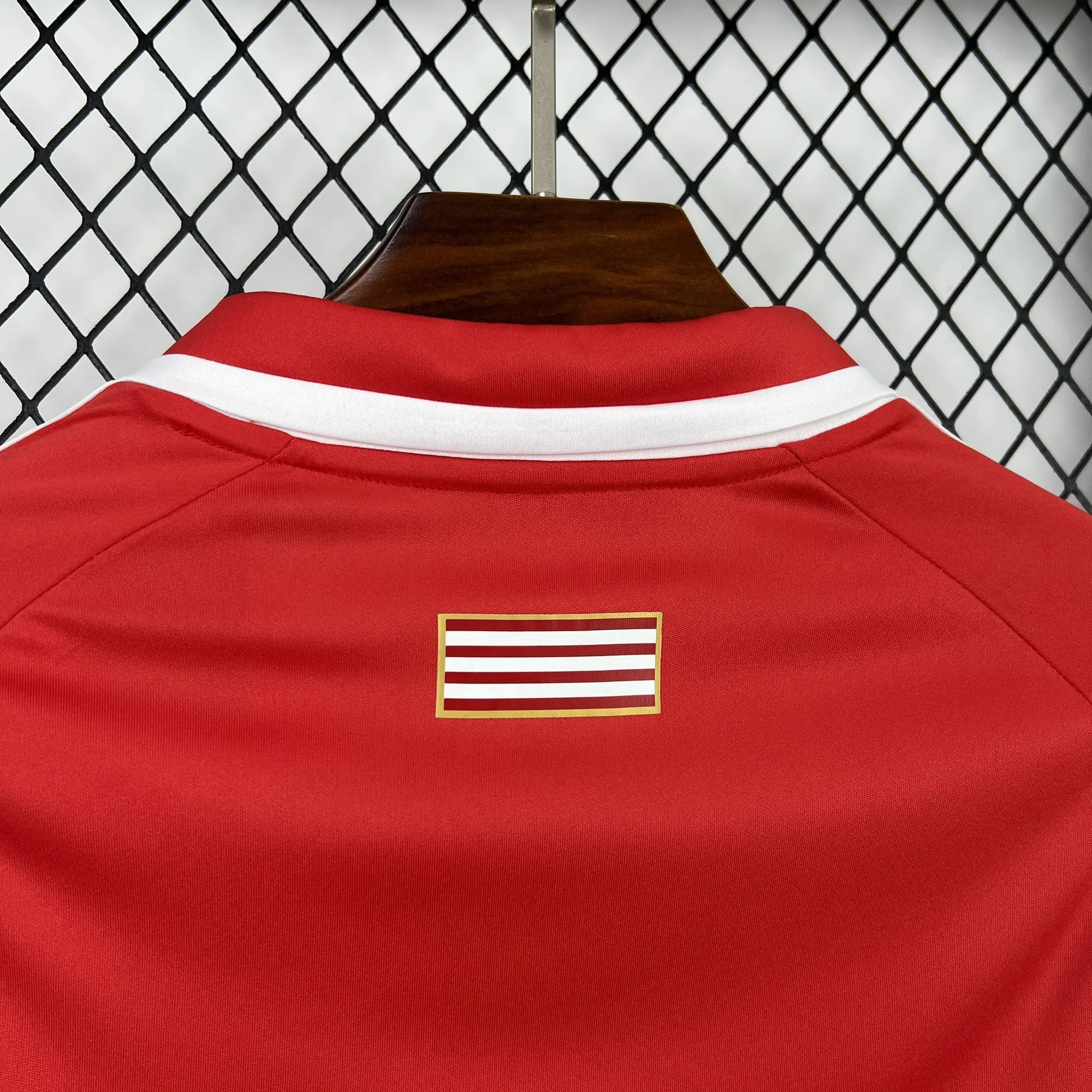 25-26 Granada Mens Retro Kit Vintage Soccer T-Shirt AAAAJersey Supply Yupoo 3