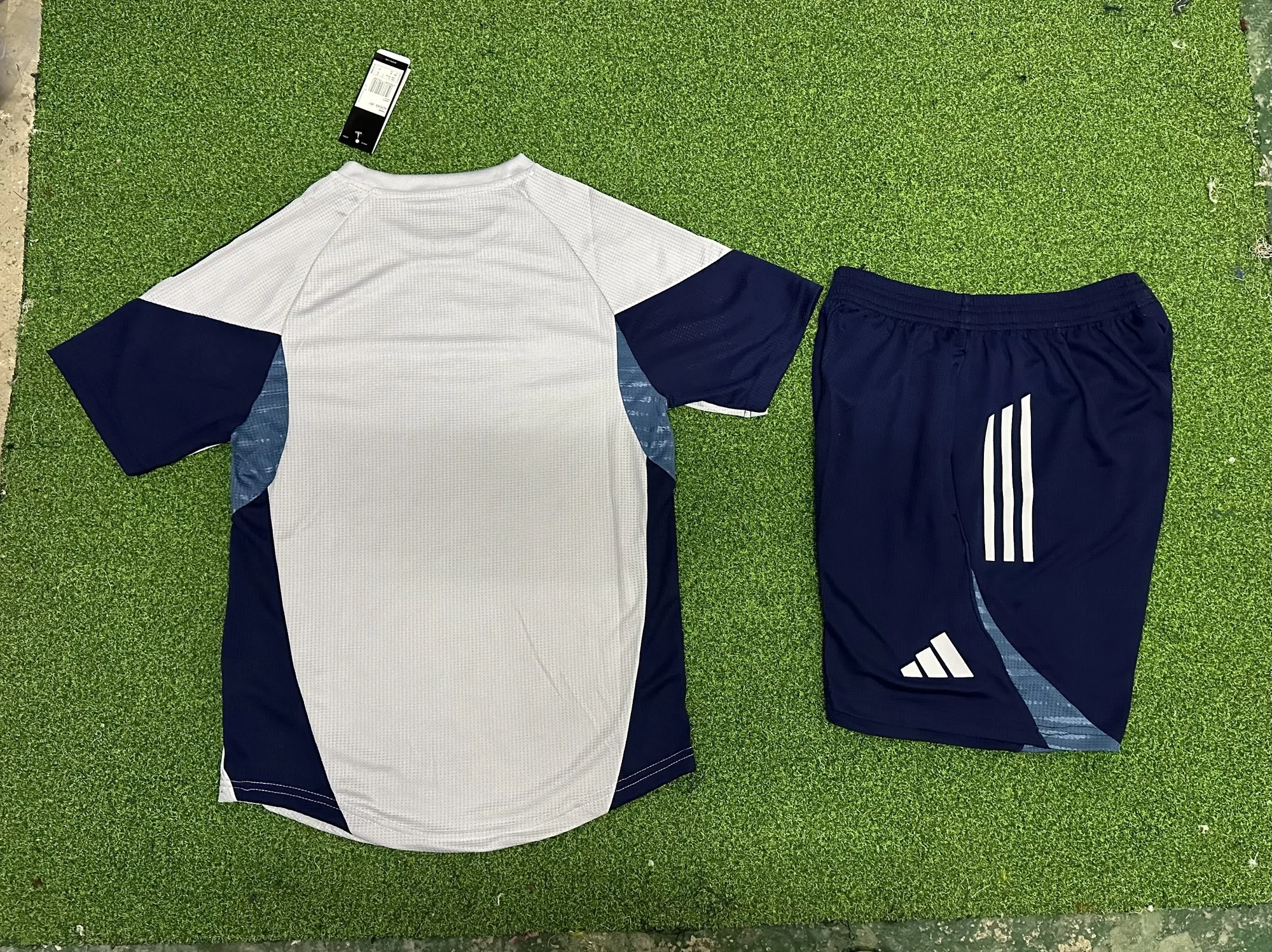 25-26 Arsenal Training Kid And Aldult Player Version Kits Soccer Sino AAAAJersey Dropship Yupoo 1