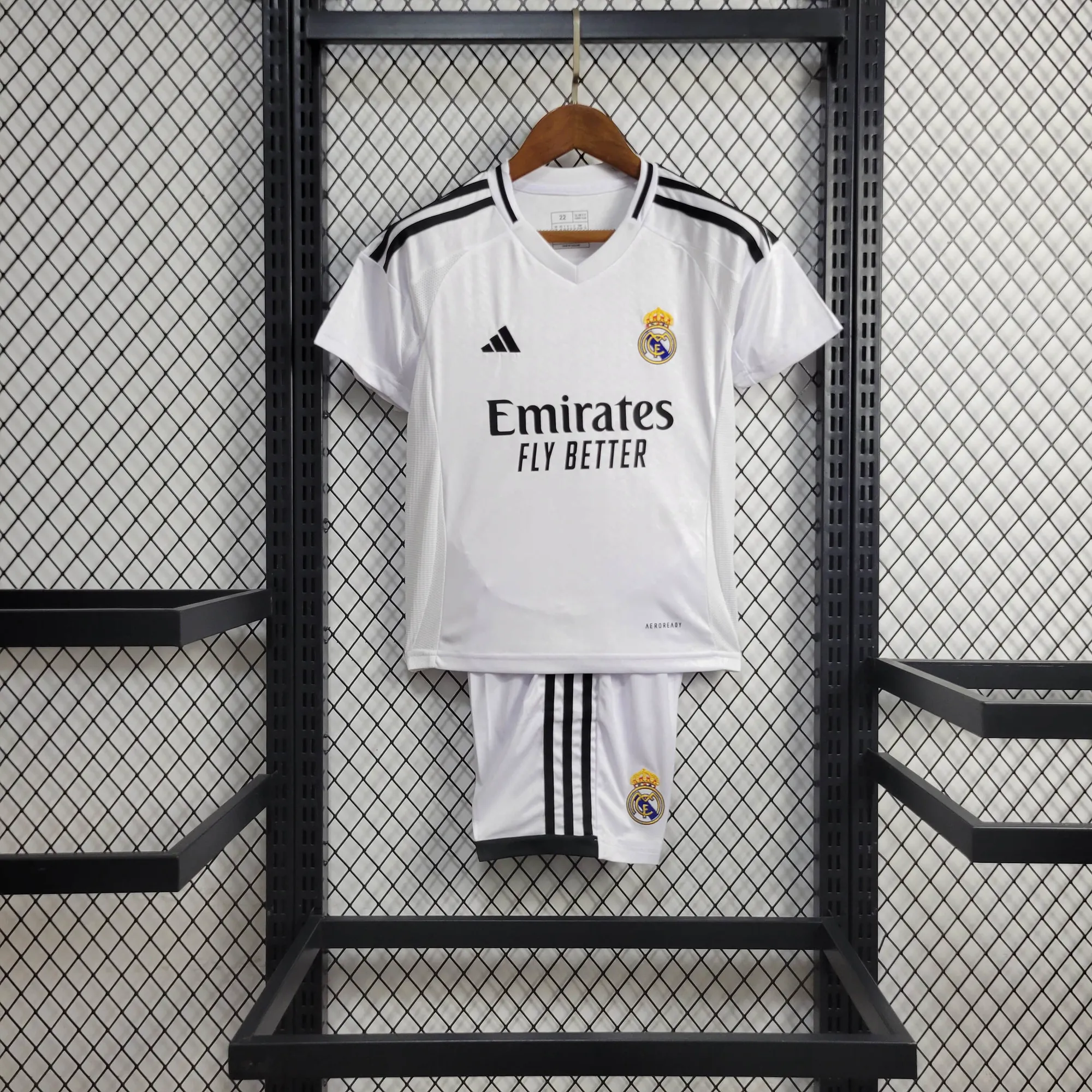 24-25 Real Madrid Home Kid Kits Youth Apparels AAAAJersey Wholesale Yupoo 10