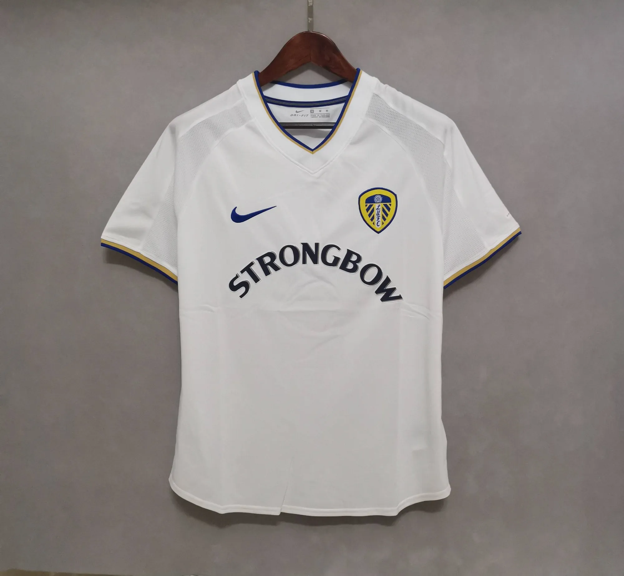 00-01 Leeds United home 8