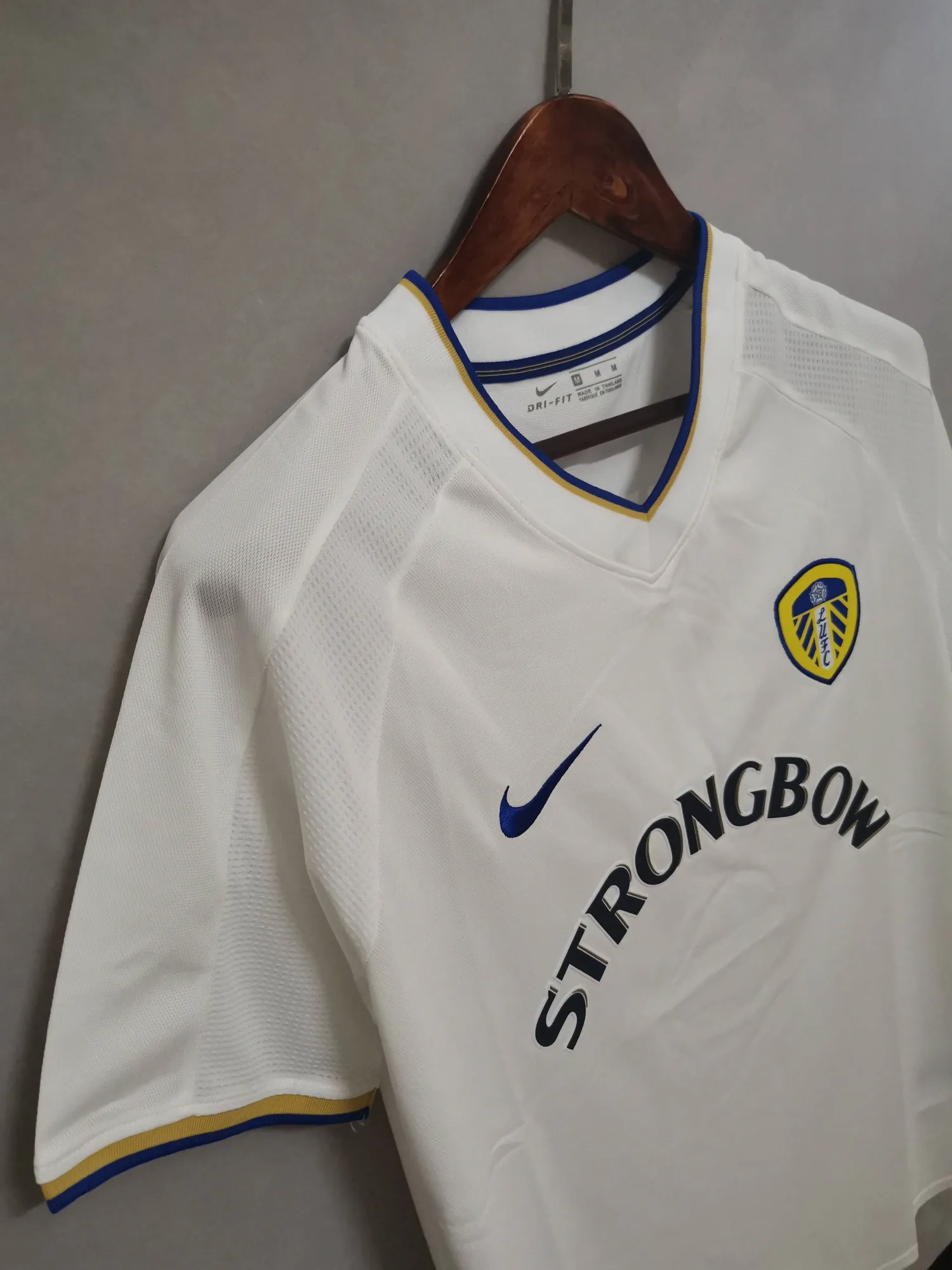 00-01 Leeds United home 4