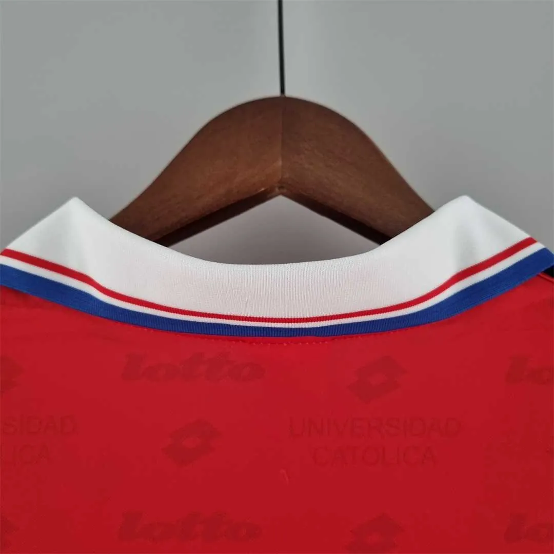 96 La Católica third away 7