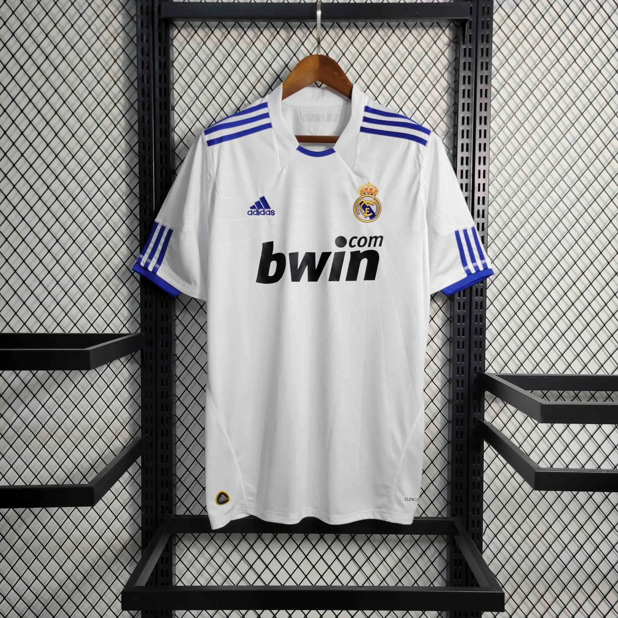 10-11 Retro Real Madrid home S-XXL 9