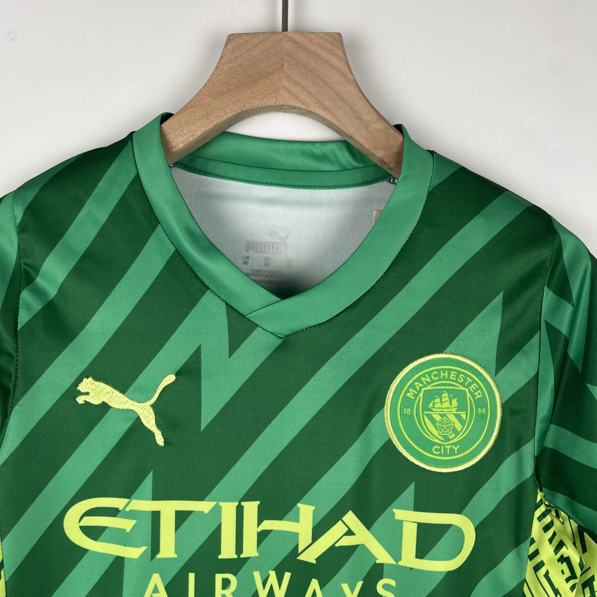 23-24 Kids Goalkeeper Manchester City Size 16-28 1