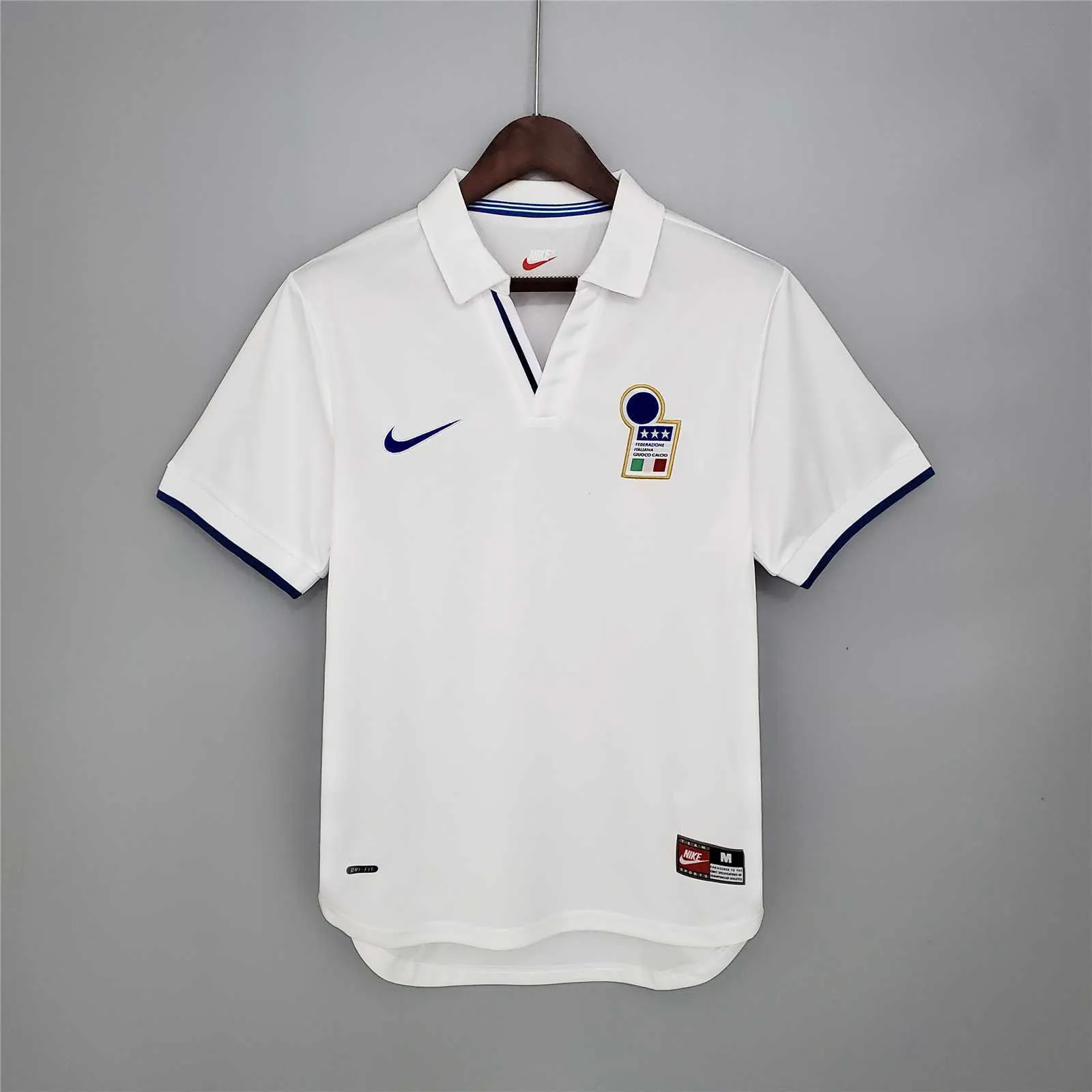 1998 Italy away1684421229000 11