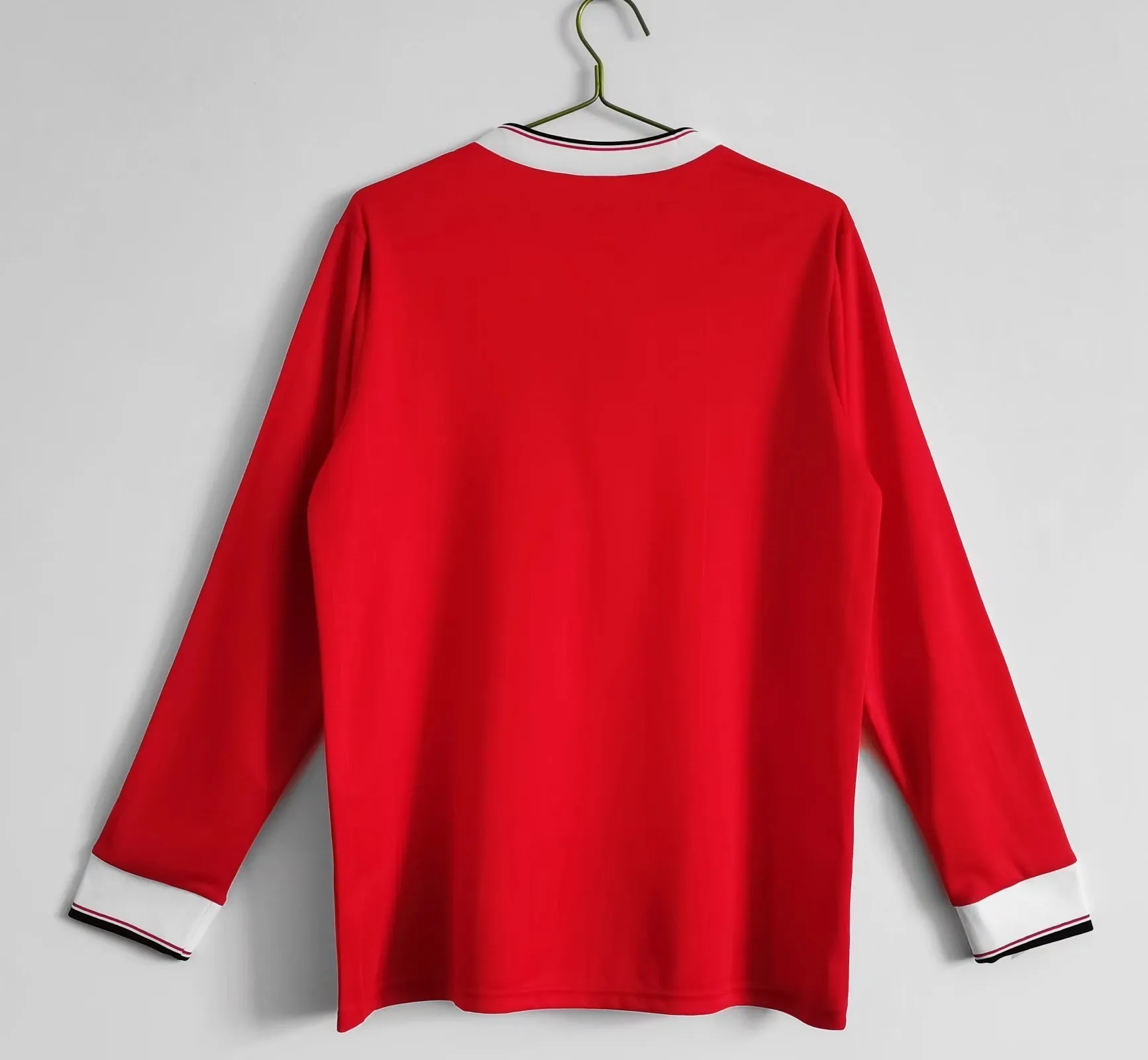 82-83 Manchester United home long sleeve 7