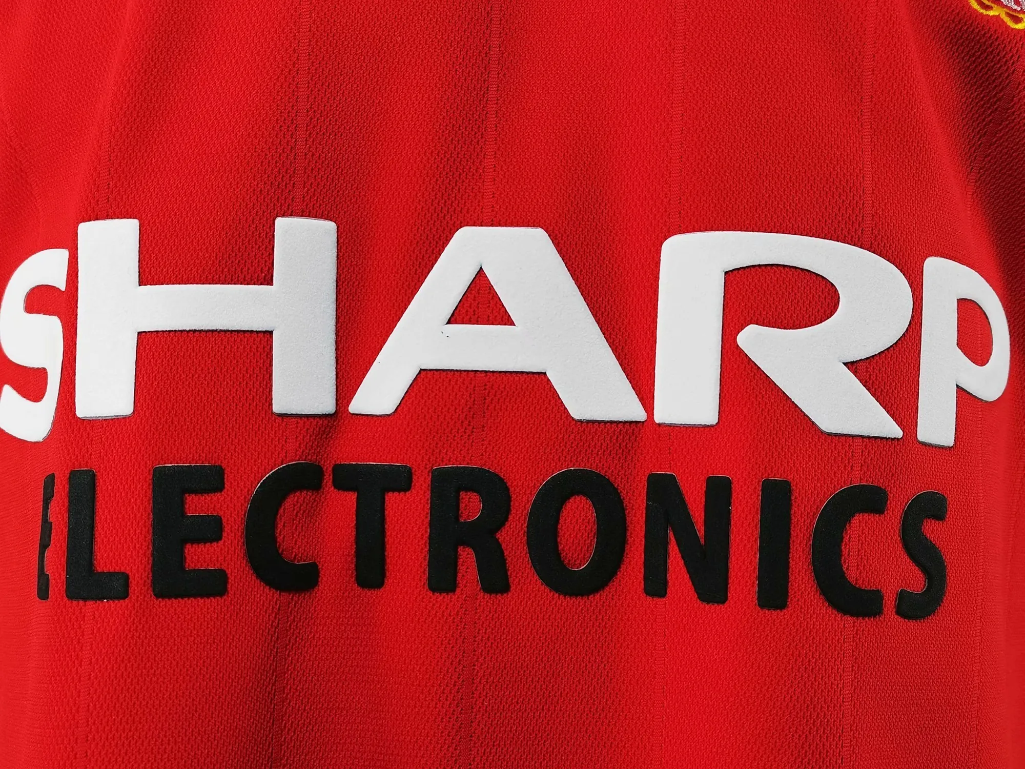 82-83 Manchester United home 3