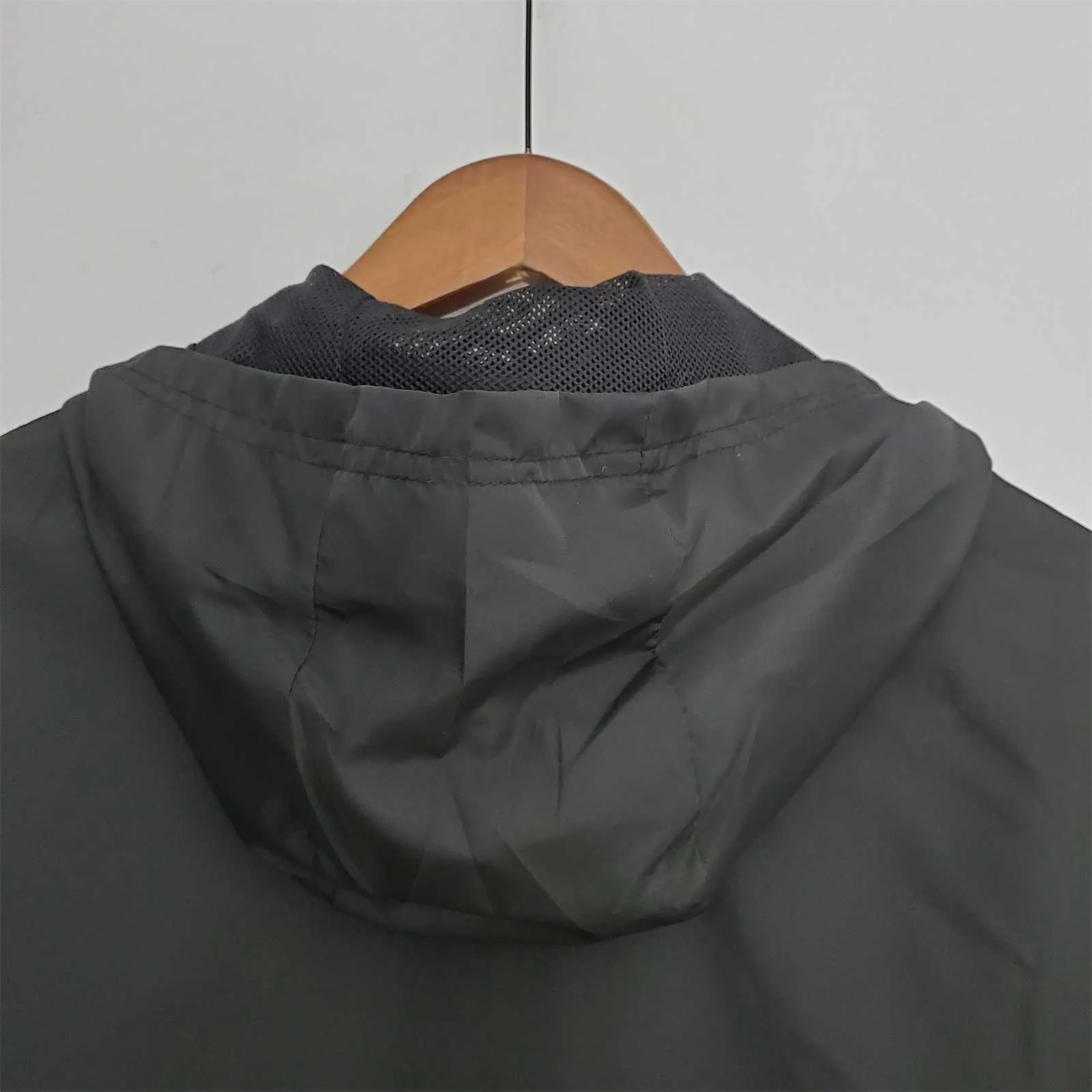 22-23 Arsenal black windbreaker 7