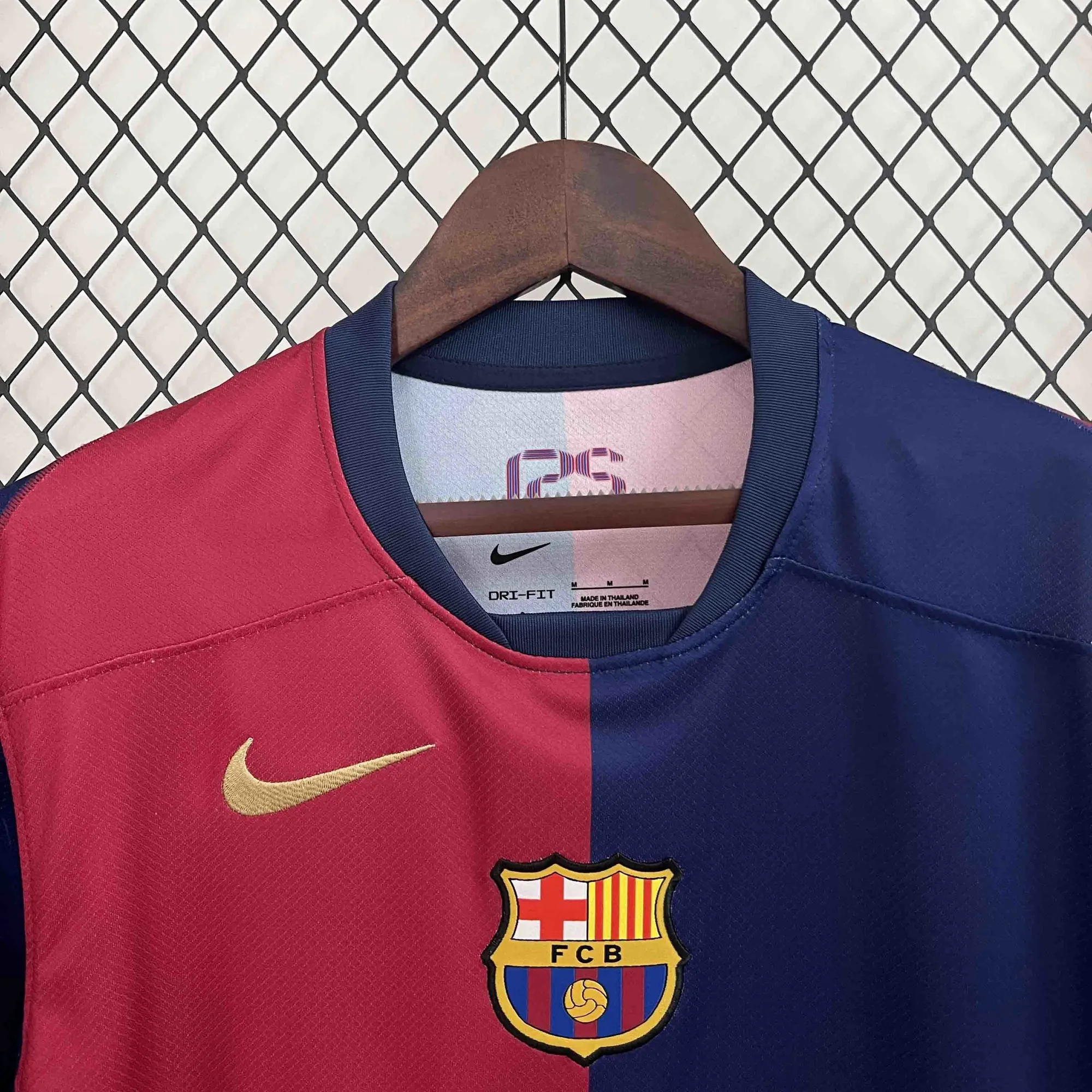 24-25 Barcelona Home Kit Football AAAAJersey Supplier 5