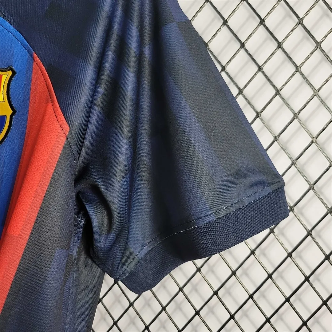 22-23 Barcelona home - 3 10