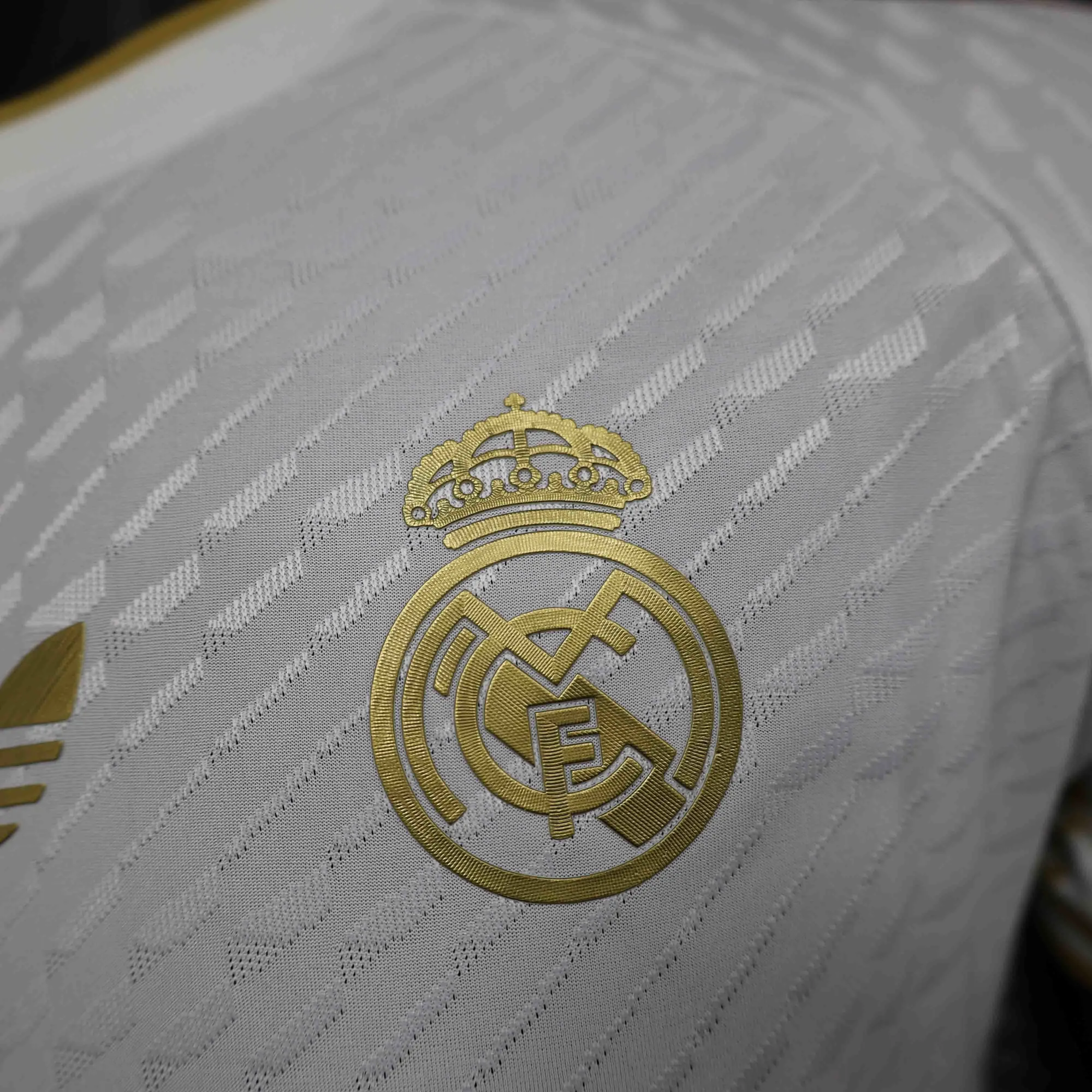 24-25 Real Madrid Gold Dragon Special Edition Player Version Shirt AAAAJersey Supplier Yupoo 3