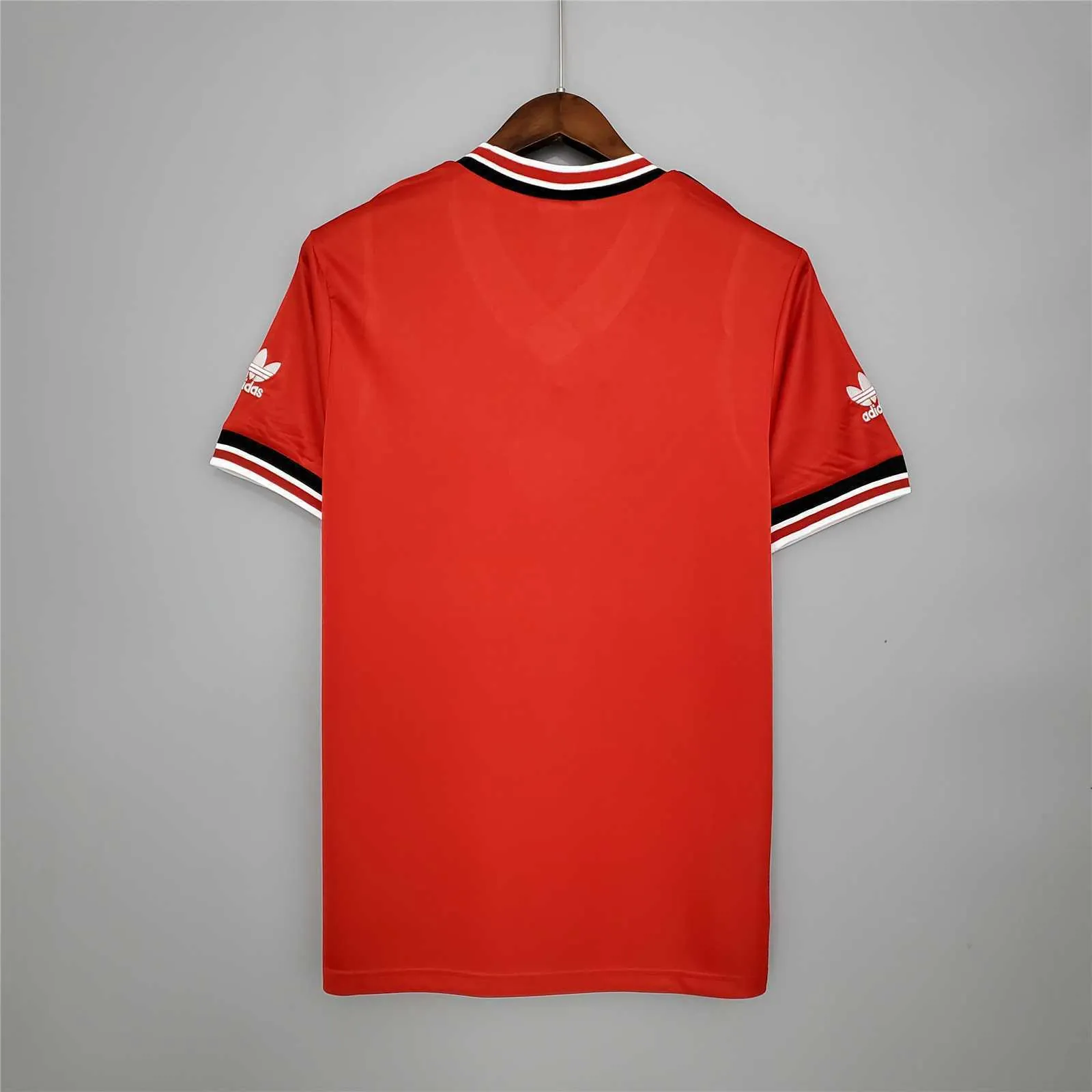 85-86 Manchester United home 5